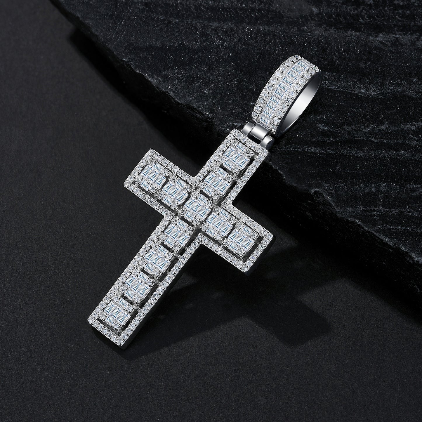 Luxury Silver Necklace Set With Top-quality Moissanite, Made Of S925 Silver Electroplated With Platinum.