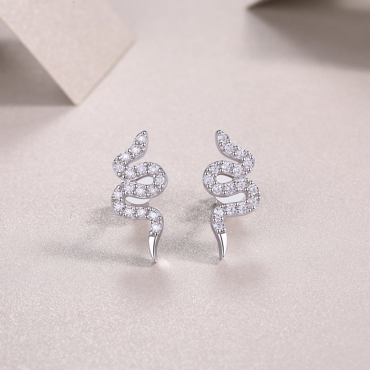 Silver Snake Entwined - Set With Top-quality Moissanite Luxury Silver Stud Earrings S925, Silver-plated Platinum