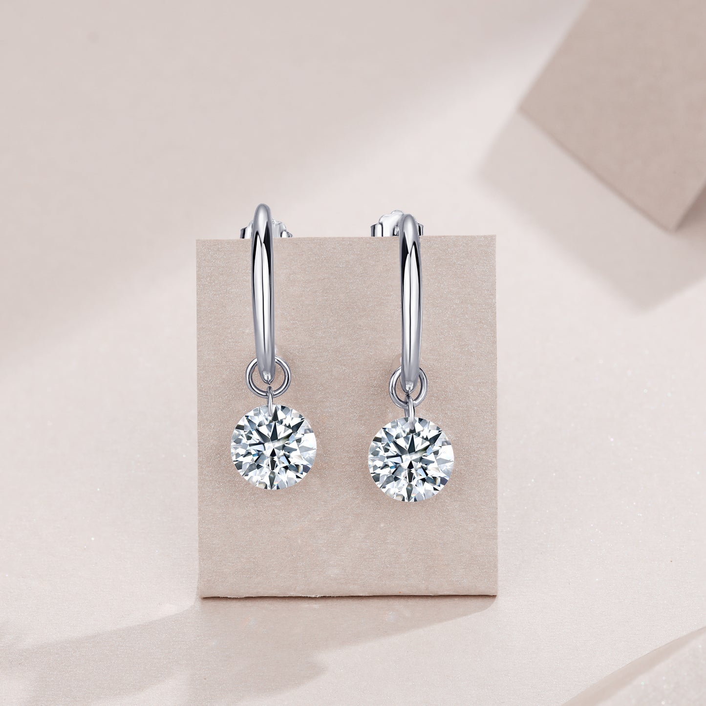 Top-quality Moissanite Luxury Silver Stud Earrings S925 Silver Plated Platinum