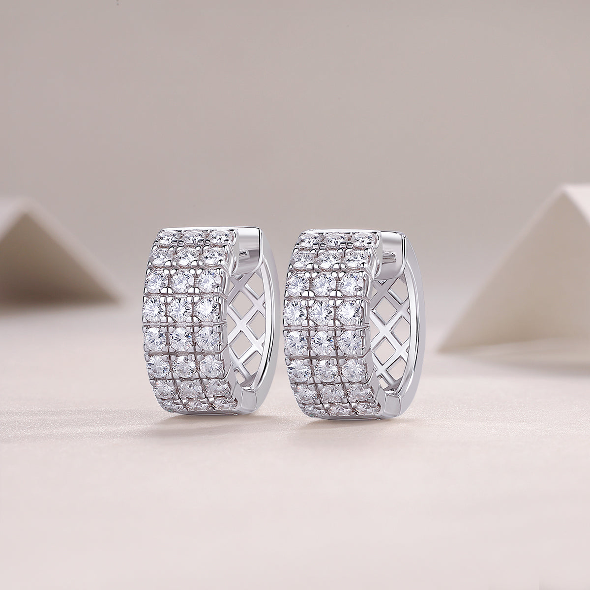 Top-quality Moissanite Luxury Silver Stud Earrings S925 Silver Plated Platinum