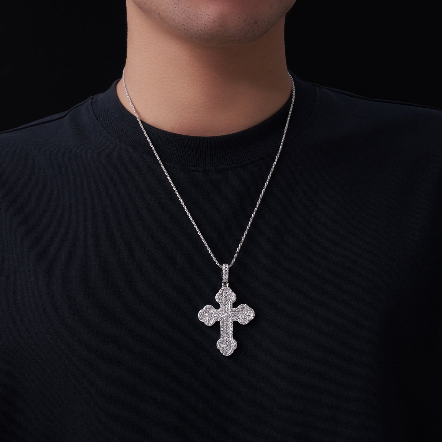 Luxury Silver Necklace Set With Top-quality Moissanite, Made Of S925 Silver Electroplated With Platinum.