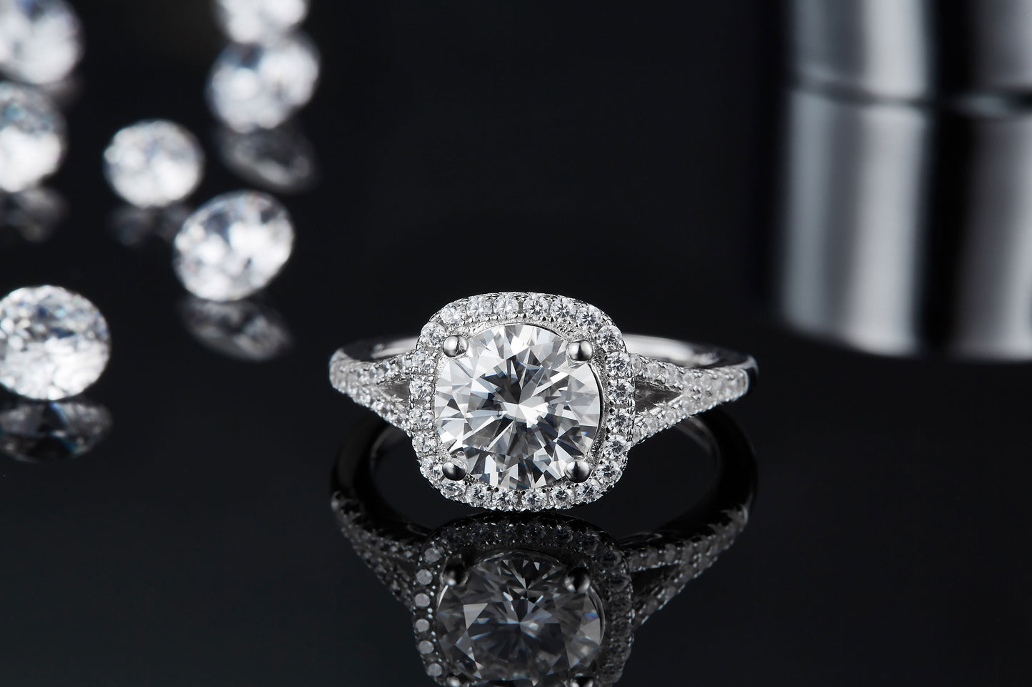 2-carat Luxury  Silver Ring Set With Top-quality Moissanite D Color VVS, S925 Silver Plated With Platinum