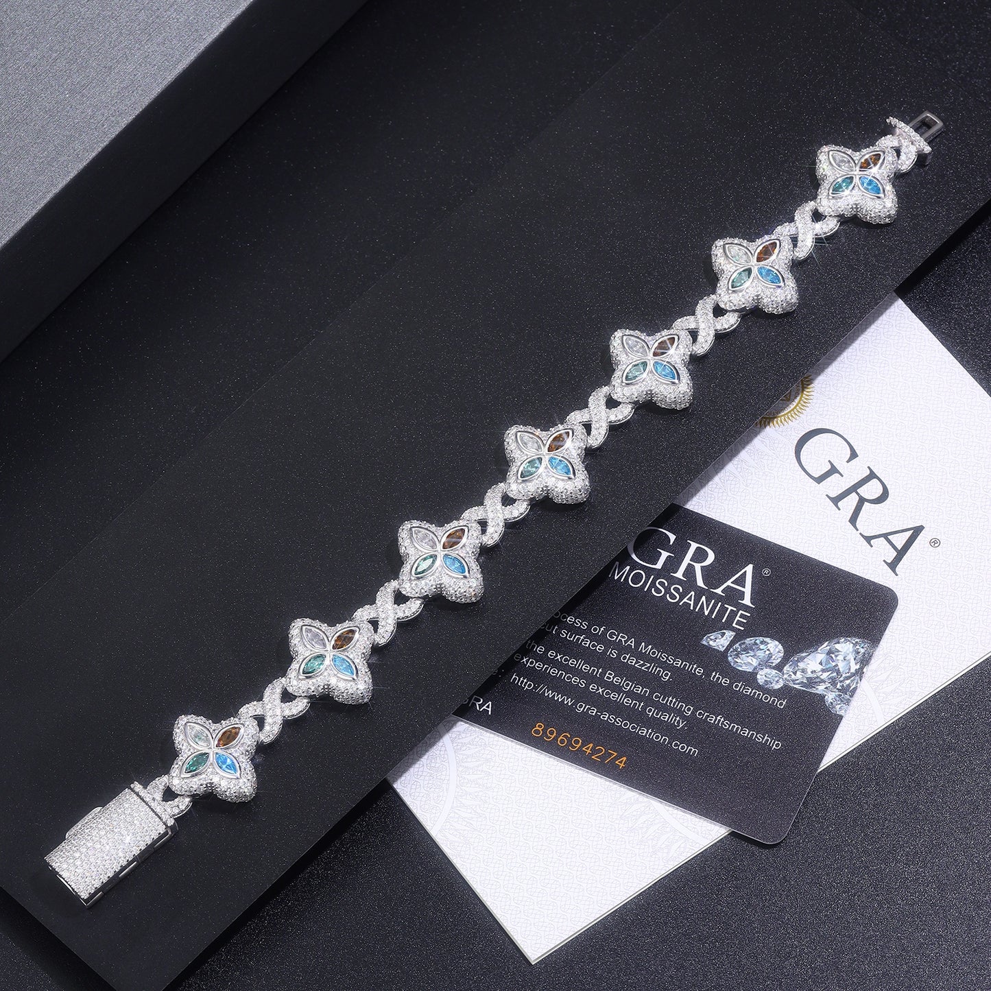 Luxury Silver Bracelet Featuring Top-quality Moissanite, Made Of S925 Silver Electroplated With Platinum.