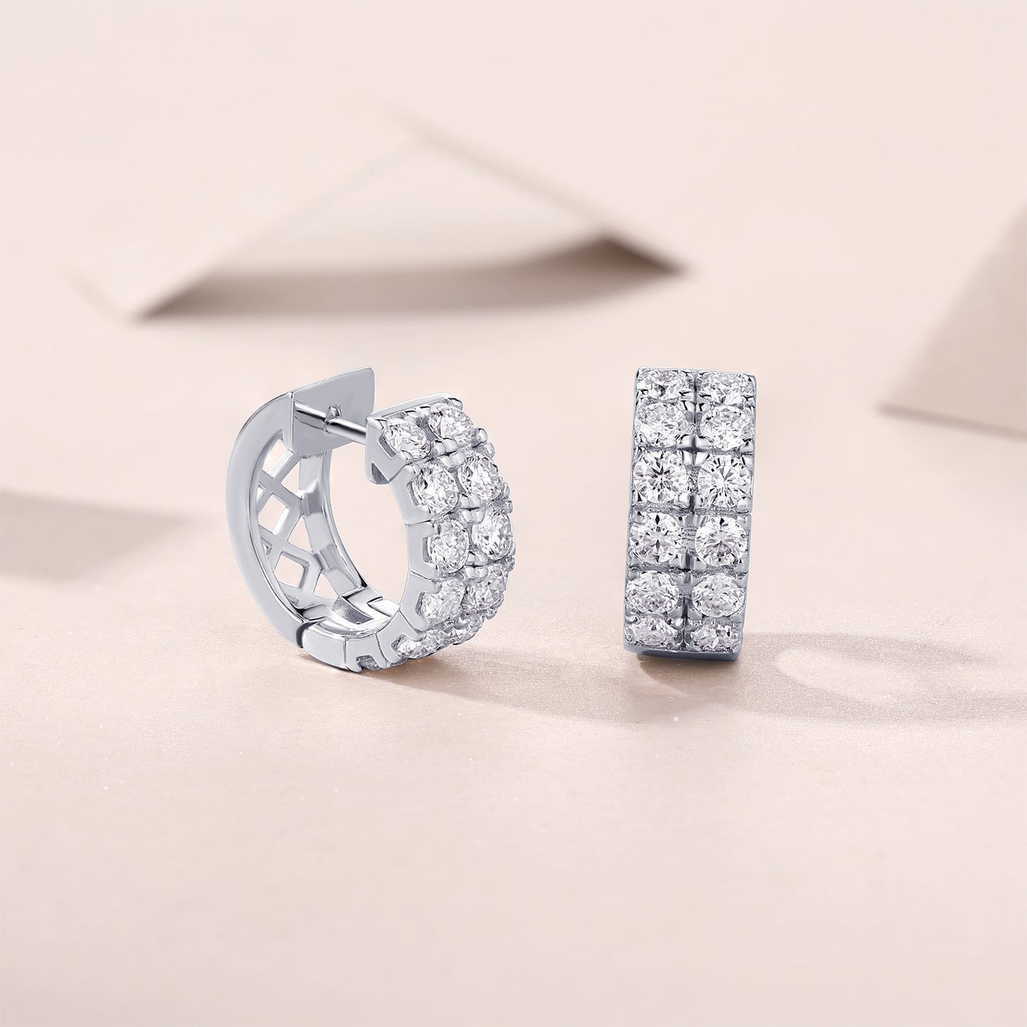 Dynamic - Top-quality Moissanite Luxury Silver Stud Earrings S925, Silver-plated Platinum