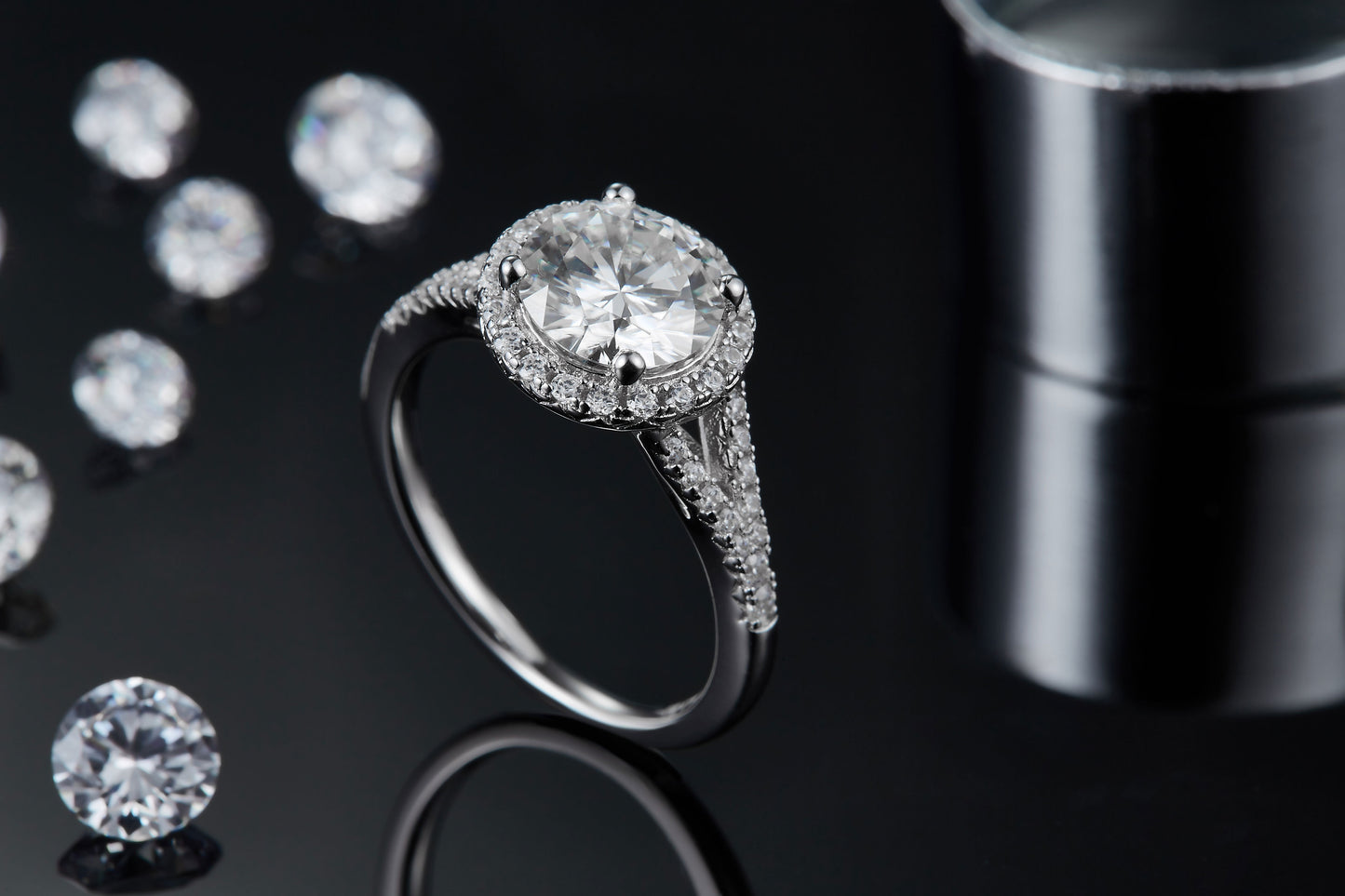 2-carat Luxury Silver Ring Set With Top-quality Moissanite D Color VVS, S925 Silver Plated With Platinum