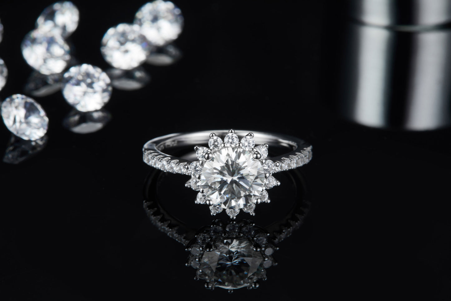 2-carat Luxury Silver Ring Set With Top-quality Moissanite D Color VVS, S925 Silver Plated With Platinum