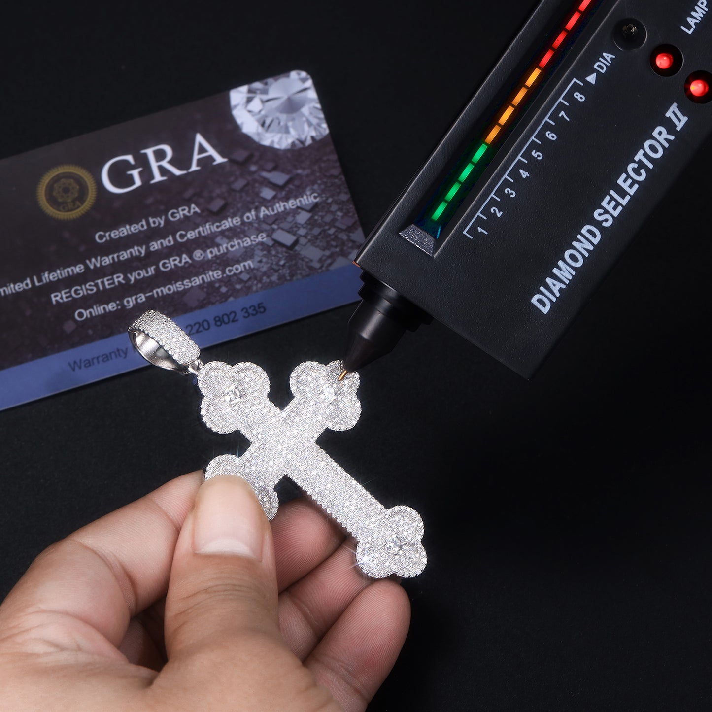 Luxury Silver Necklace Featuring Top-quality Moissanite, Made Of S925 Silver Electroplated With Platinum.