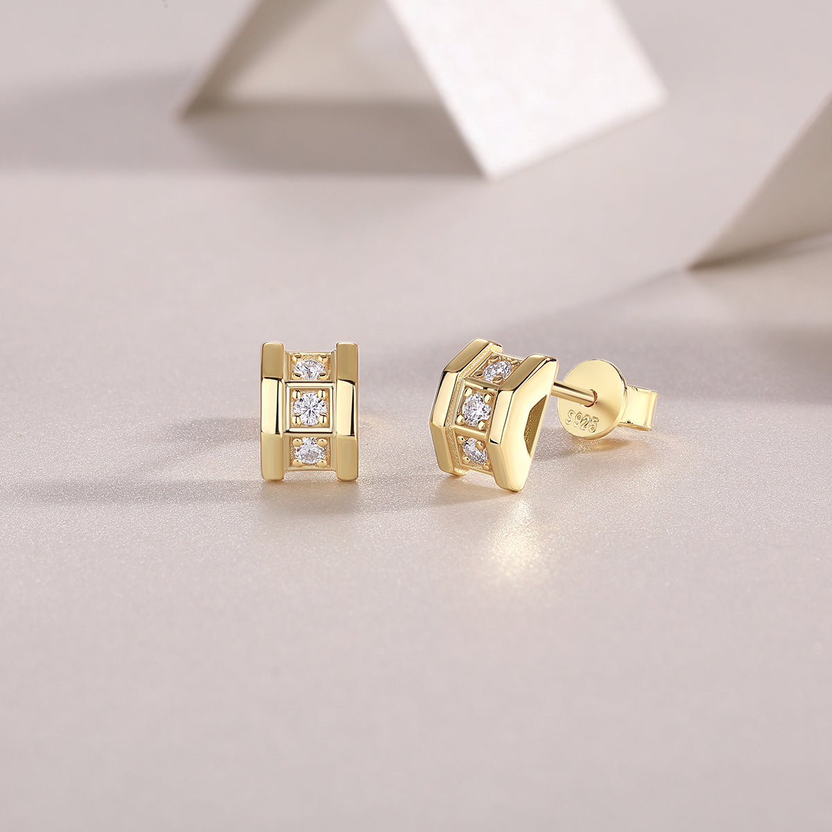 Geometric Heart - Premium Moissanite Luxury Silver Stud Earrings S925 Silver Electroplated Gold
