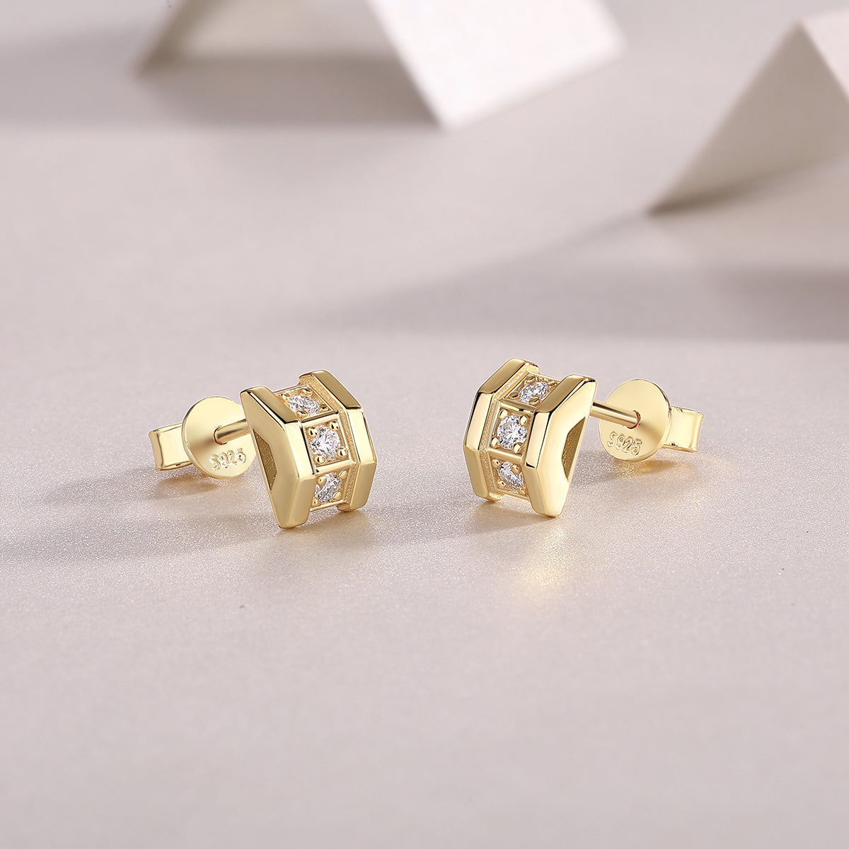 Geometric Heart - Premium Moissanite Luxury Silver Stud Earrings S925 Silver Electroplated Gold