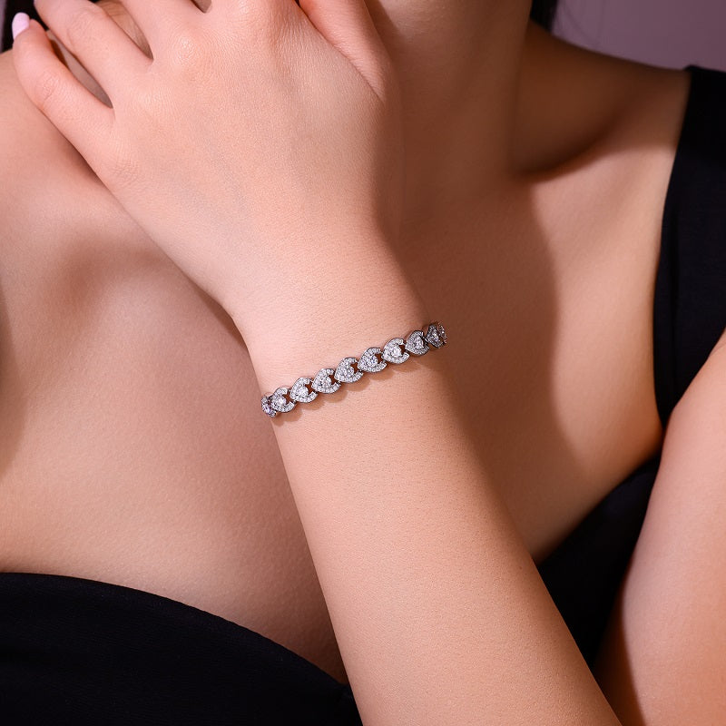 Luxury Silver Bracelet Featuring Top-quality Moissanite D Color VVS, Made Of S925 Silver Electroplated With Platinum.