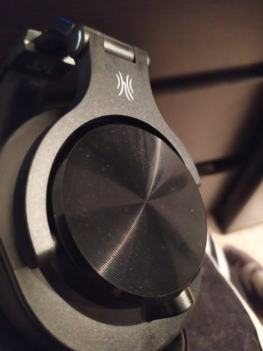 Professional Hi-Res Studio Headphones – Wired Over-Ear Monitor with SharePort & Foldable Design