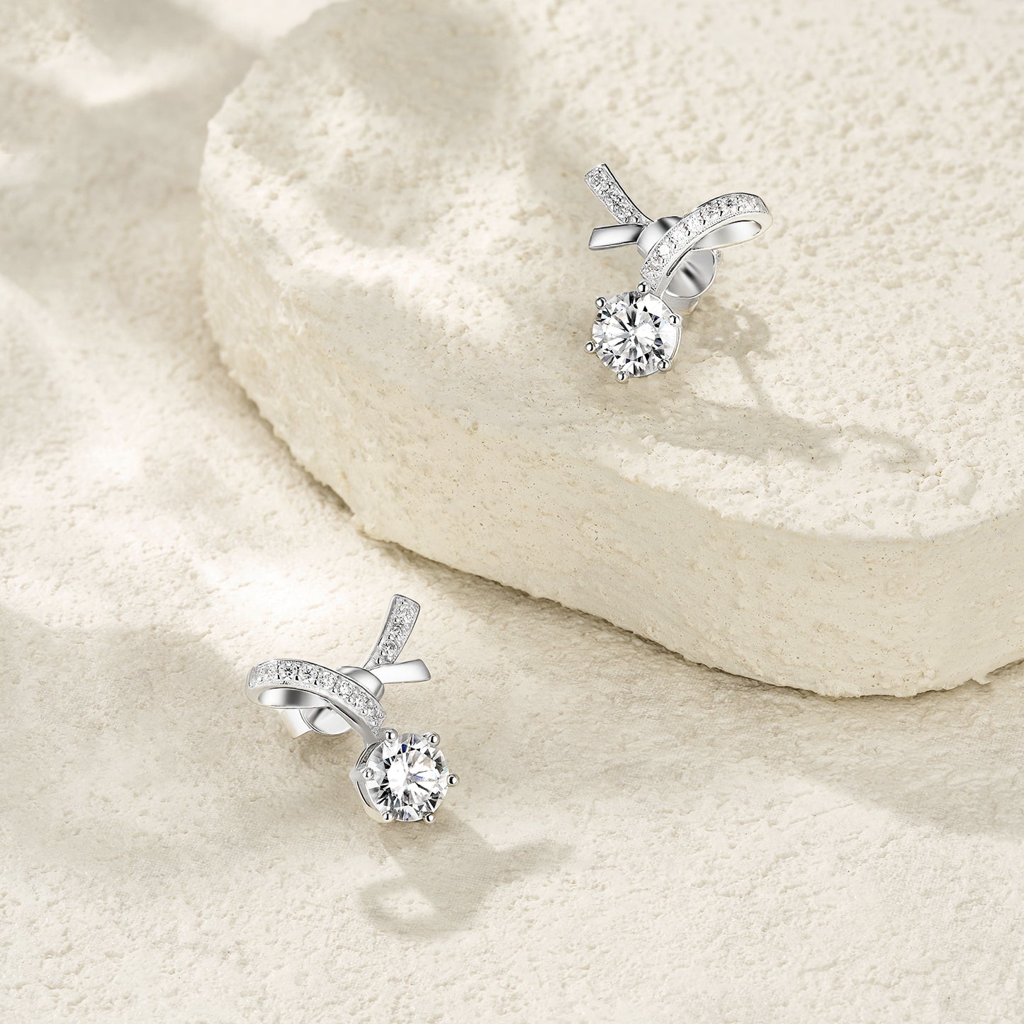 Luxury Silver Earring Featuring A 1-carat Top-quality Morganite D Color VVS , Made Of S925 Silver Electroplated With Platinum.