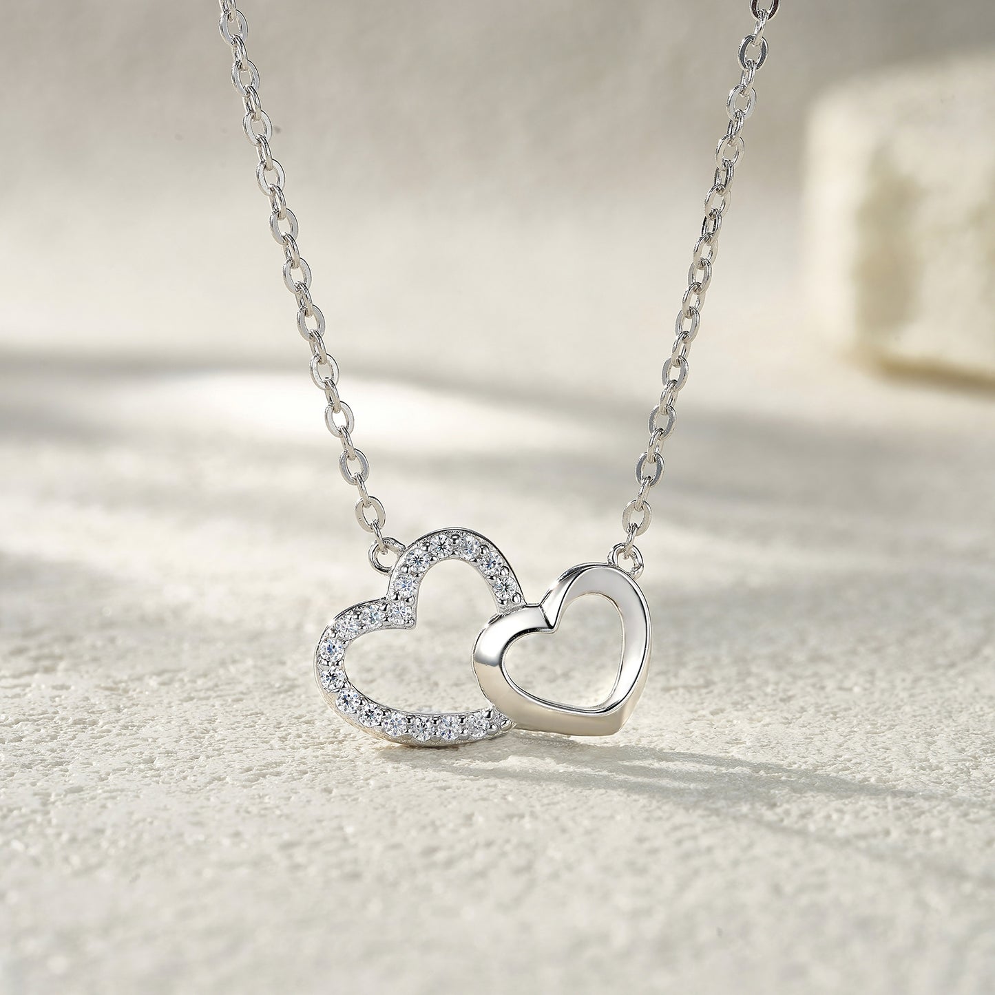 Luxury Silver Necklace Featuring Top-quality Moissanite, Made Of S925 Silver Electroplated With Platinum.