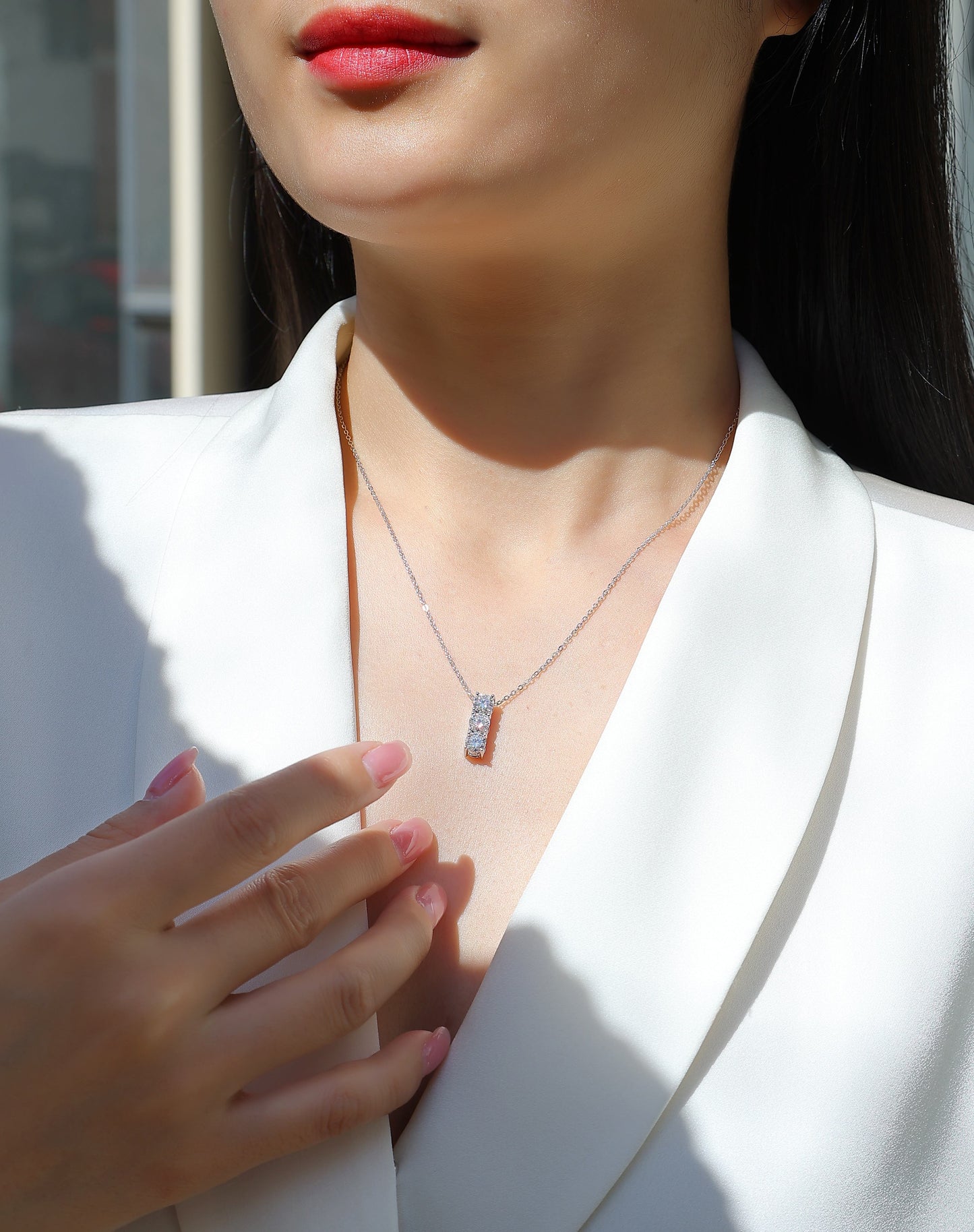 【One-Character Circle】 Moissanite Necklace – S925 Sterling Silver, Platinum-Plated Light Luxury