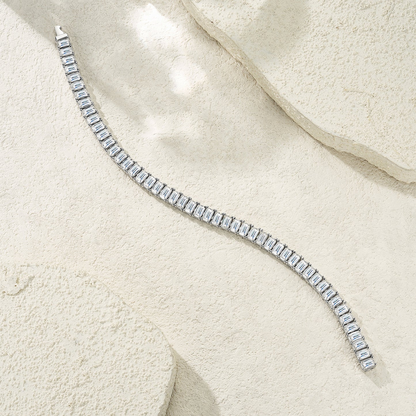 Luxury Silver Bracelet Featuring Top-quality Moissanite D Color VVS, Made Of S925 Silver Electroplated With Platinum.