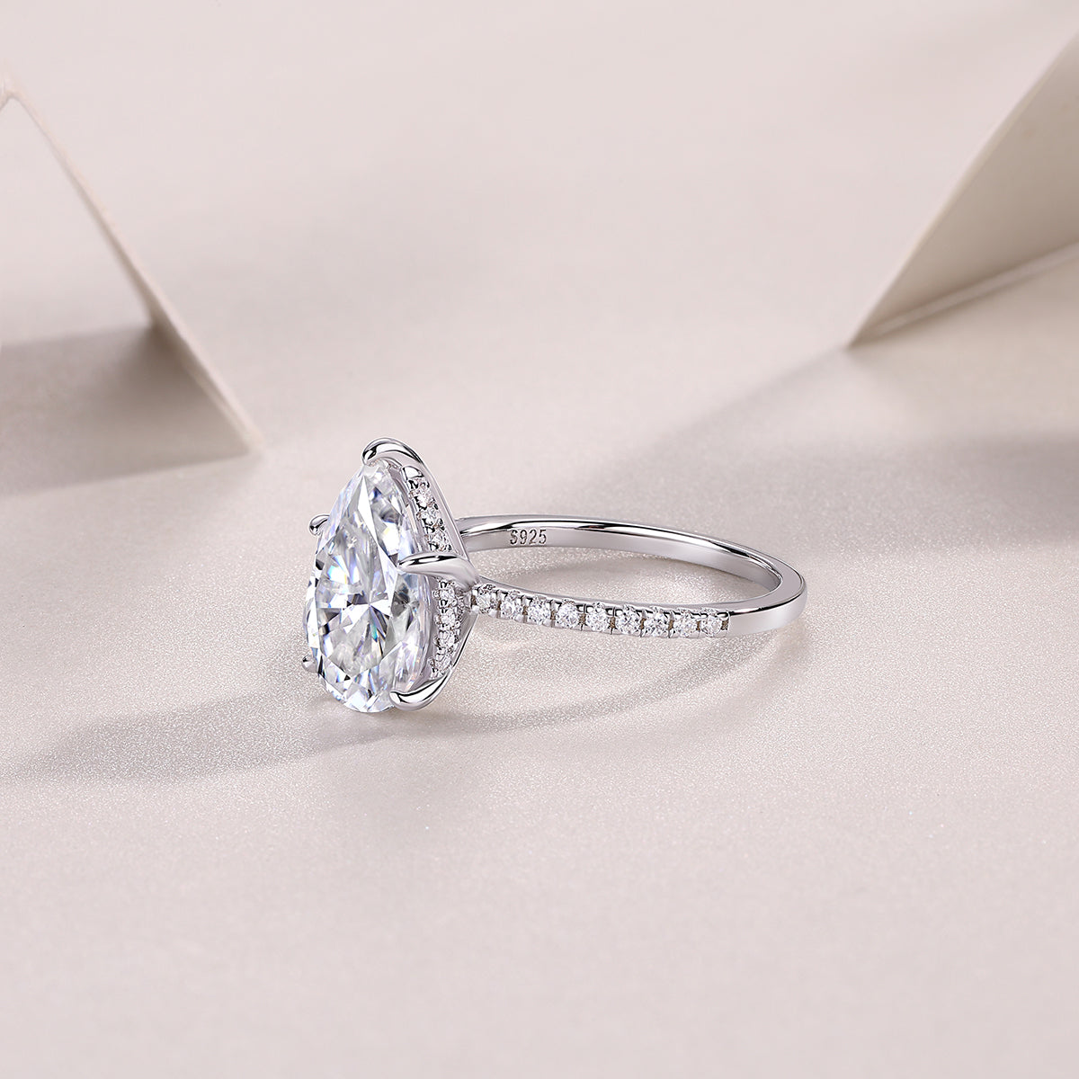 Light And Shadow - Luxury Silver Ring Set With Top-quality Pear-shaped Moissanite D Color VVS,  S925 In Silver And Platinum-plated