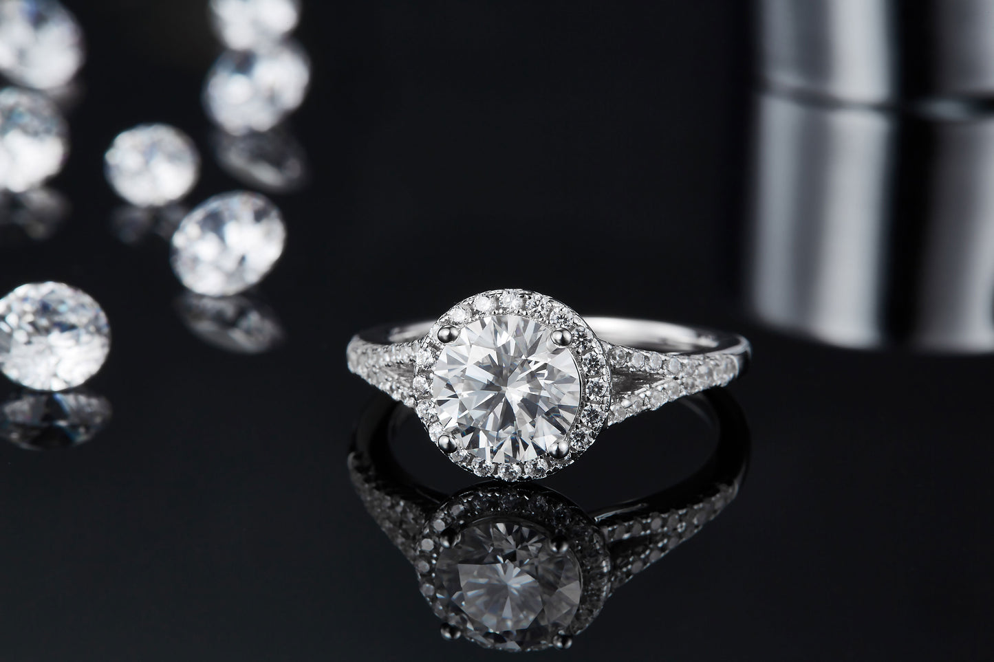 1.5-carat Luxury Silver Ring Set With Top-quality Moissanite D Color VVS , S925 Silver-plated Platinum