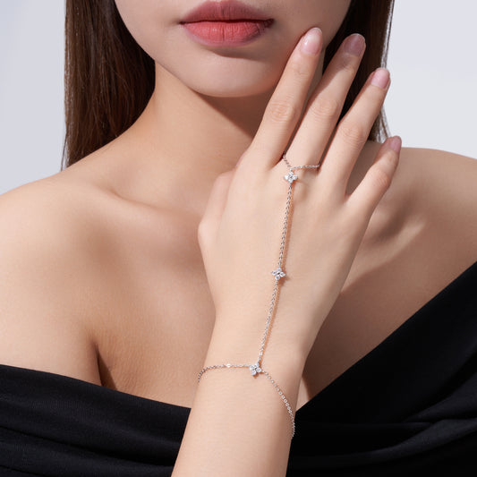 Luxury Silver Bracelet Featuring Top-quality Moissanite, Made Of S925 Silver Electroplated With Platinum.