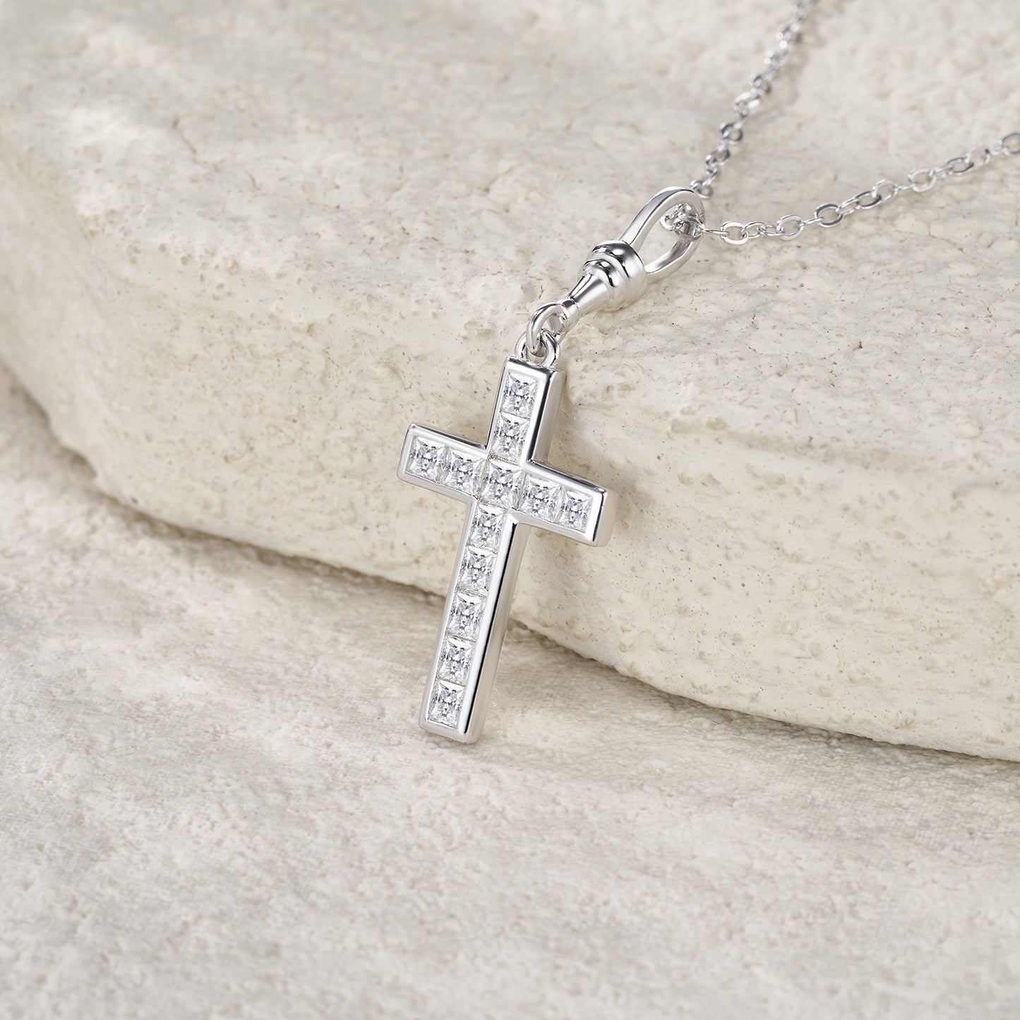 Luxury Silver Necklace Set With Top-quality Moissanite, Made Of S925 Silver Electroplated With Platinum.