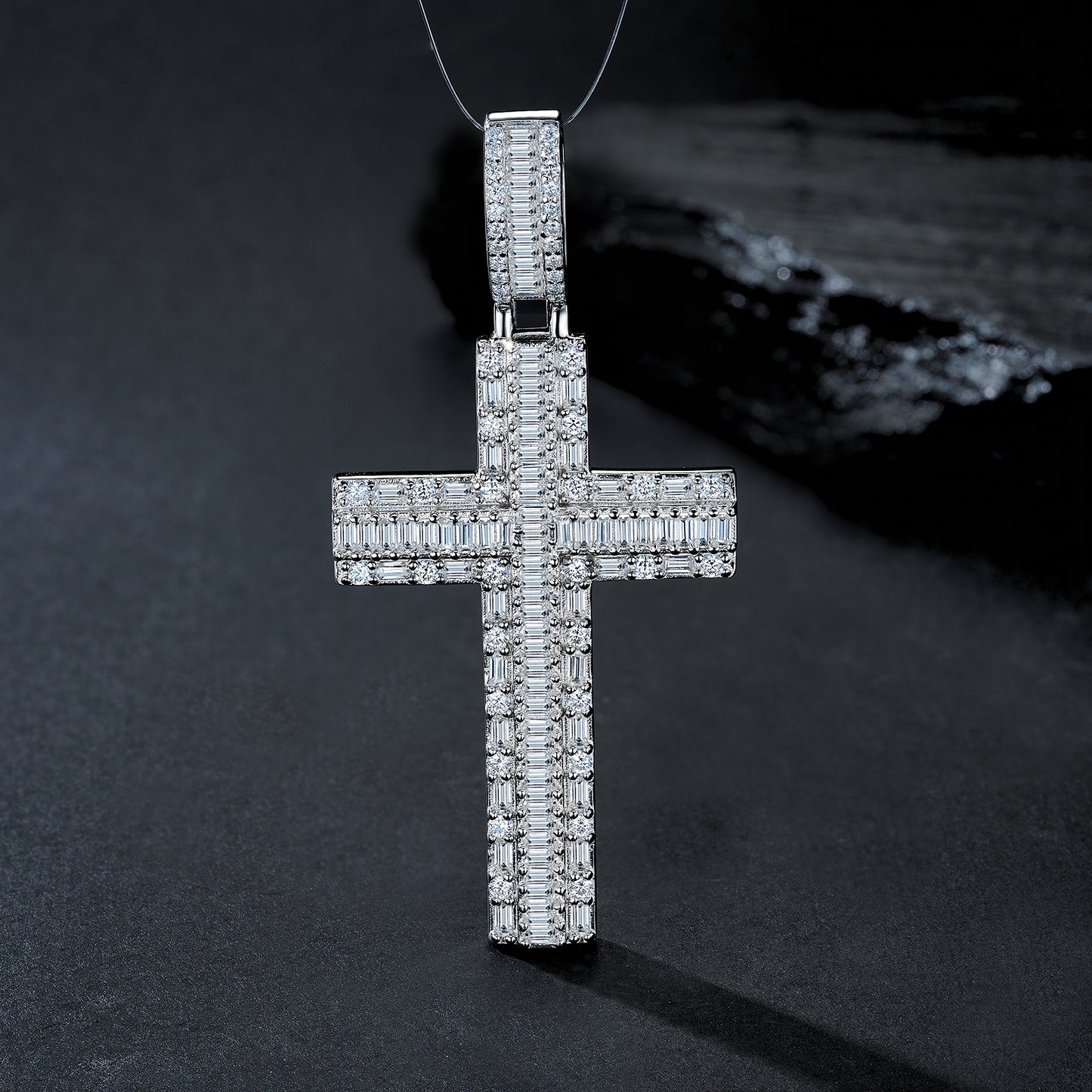 Luxuru Silver Necklace Set With Top-quality Moissanite, Made Of S925 Silver Electroplated With Platinum.