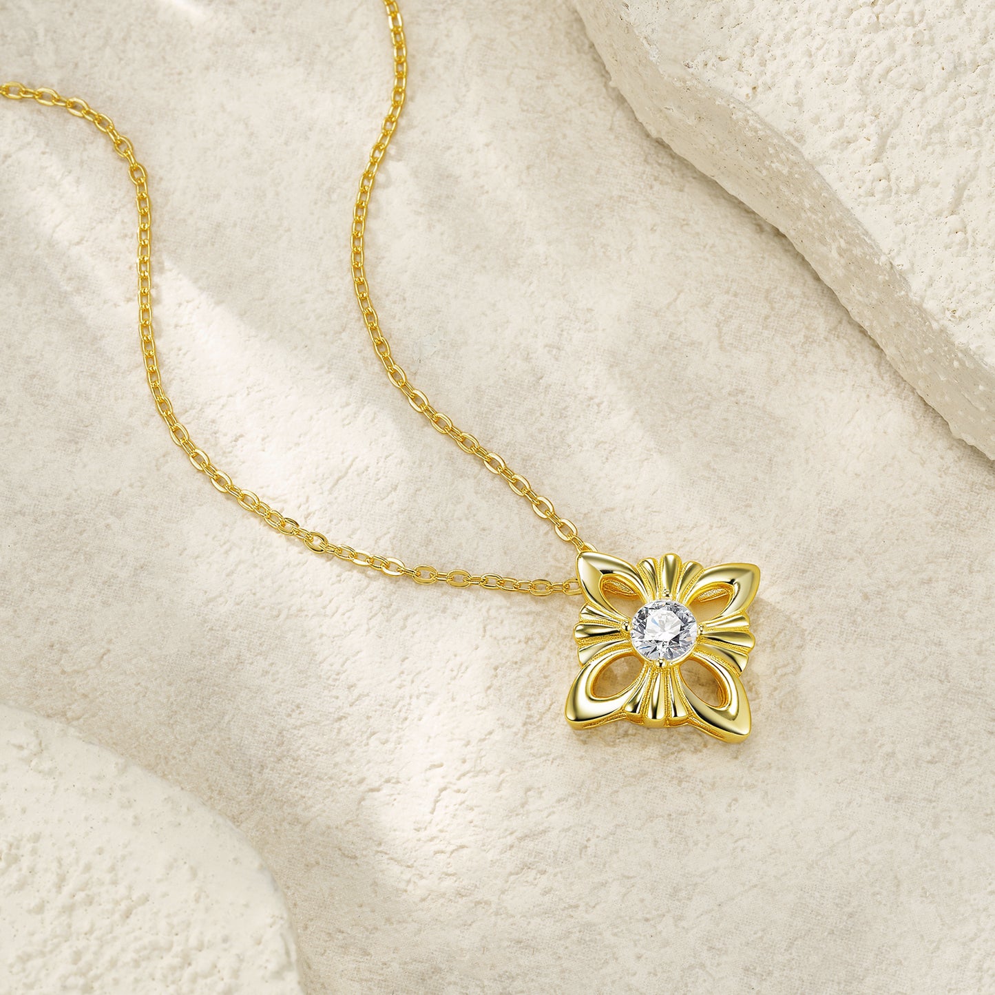 A 0.5-carat  Luxury Silver Pendant Set With Top-quality Moissanite D Color VVS, Made Of S925 Silver-plated Platinum Material.