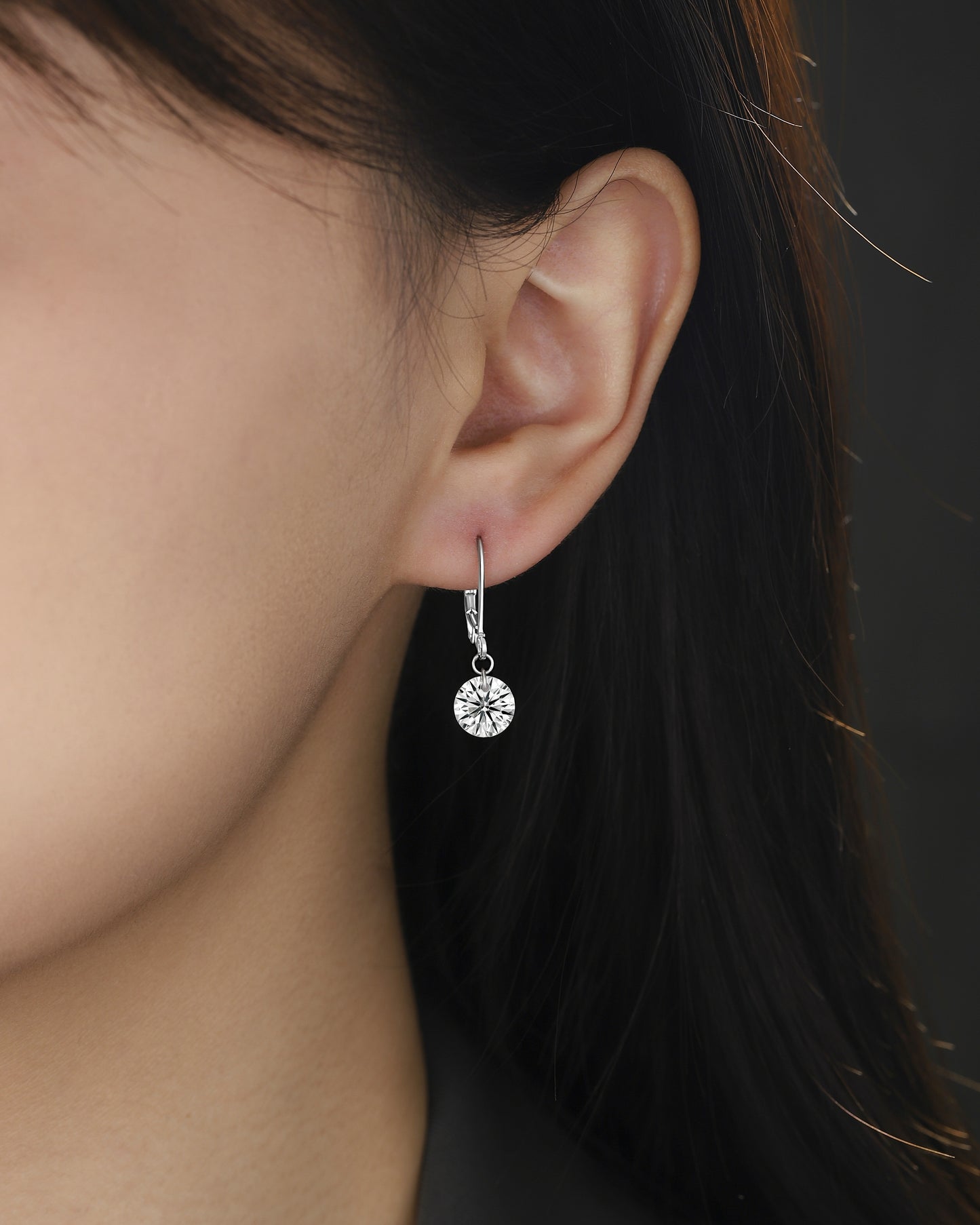 Top-quality Moissanite Luxury Silver Stud Earrings S925 Silver Plated Platinum