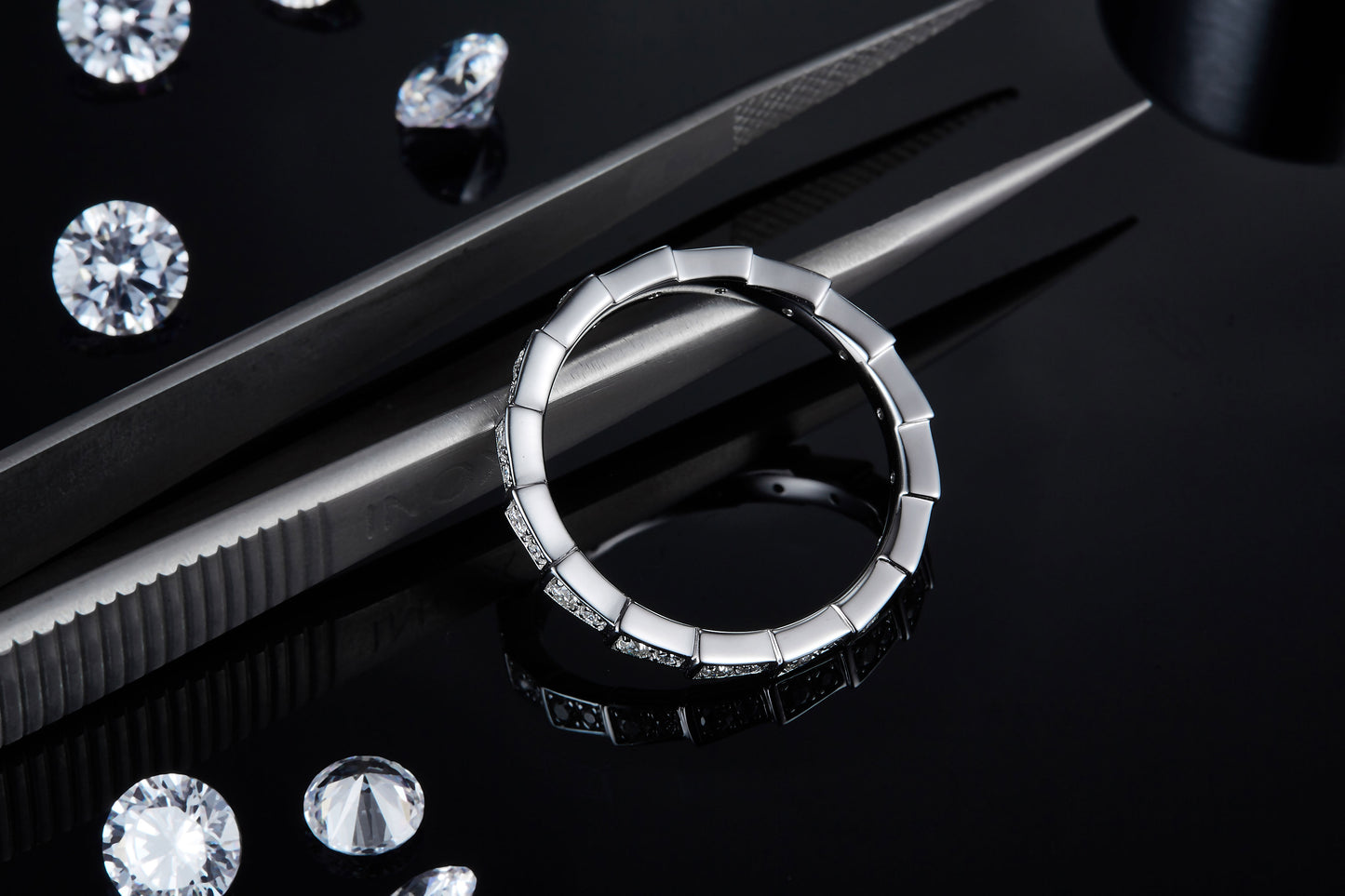 【The Snake Mark】 Luxury Moissanite Ring – S925 Sterling Silver, Platinum-Plated