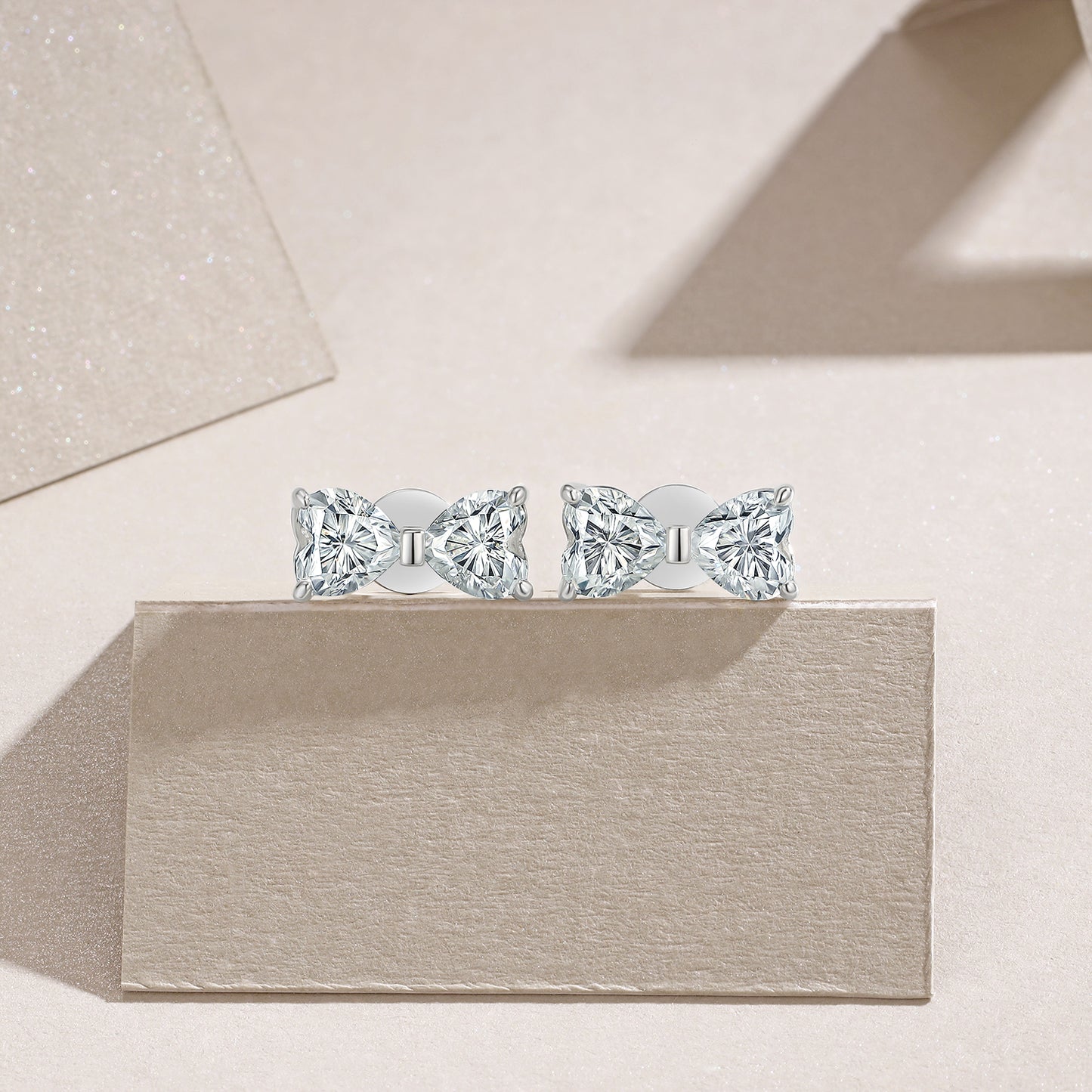 Luxury Silver Stud Earrings Heart-shaped Moissanite Set With Top-quality Moissanite D Color VVS,S925 Silver-plated Platinum