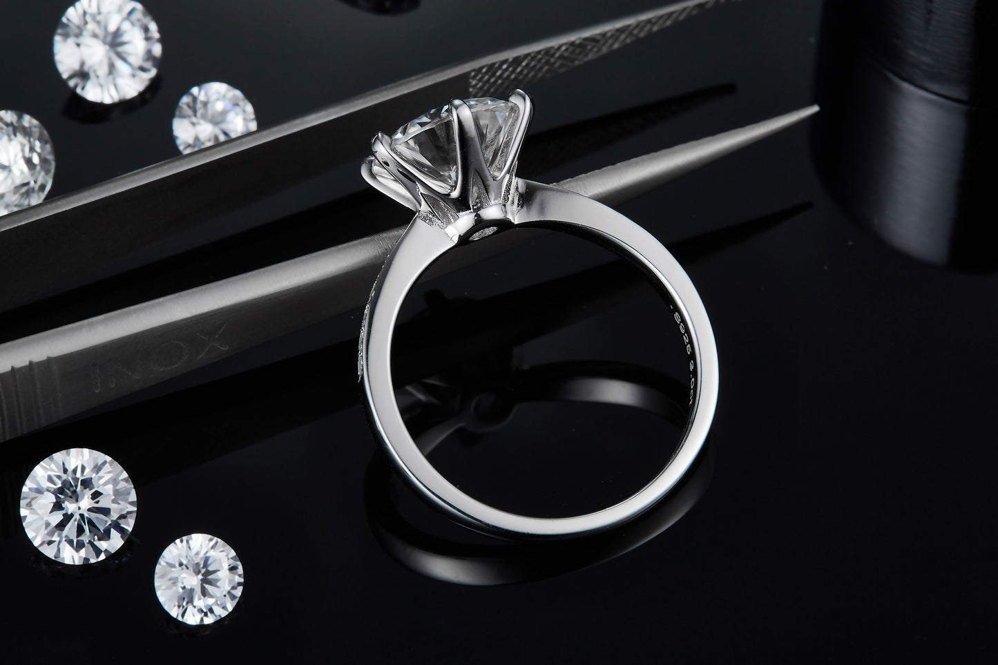A 3-carat Luxury Silver Ring Set With Top-quality Moissanite D Color VVS , S925 Silver Plated With Platinum