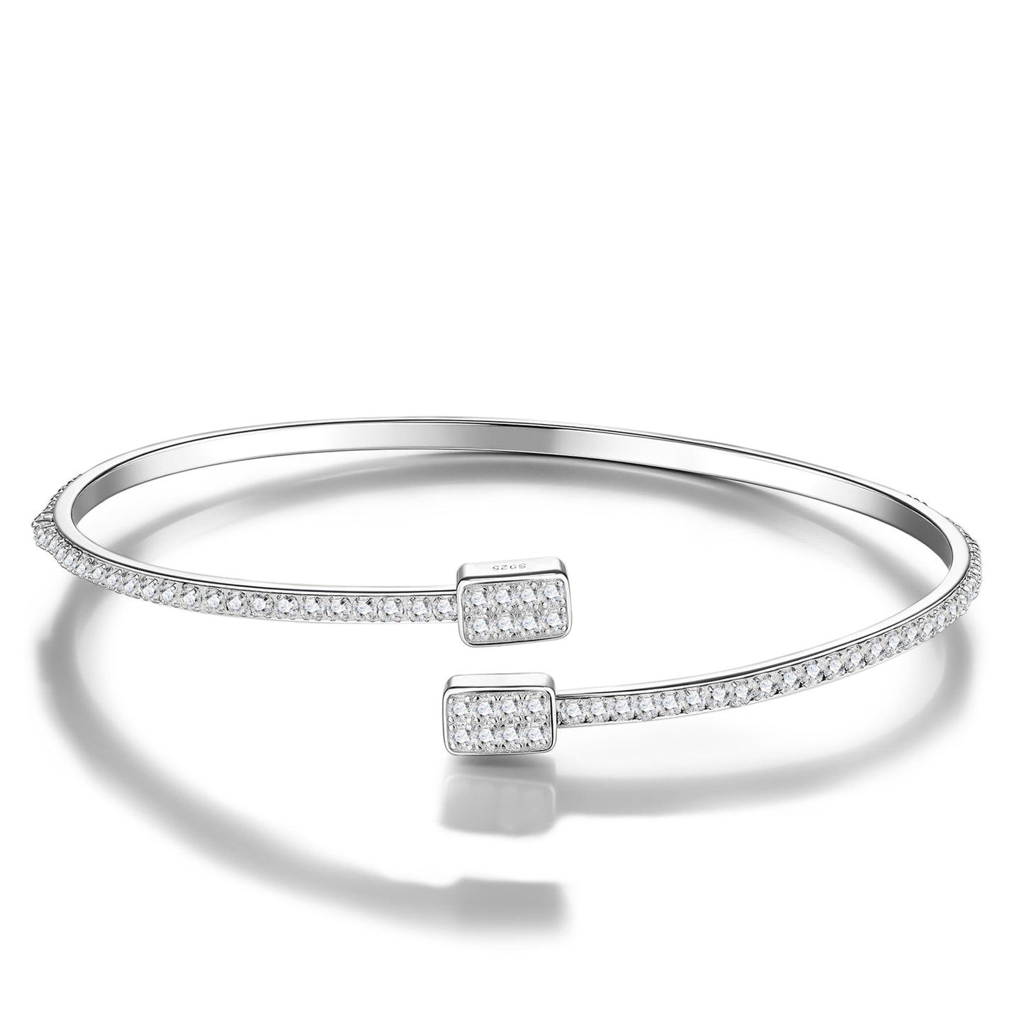 Luxury Silver Bracelet Featuring Top-quality Moissanite, Made Of S925 Silver Electroplated With Platinum.