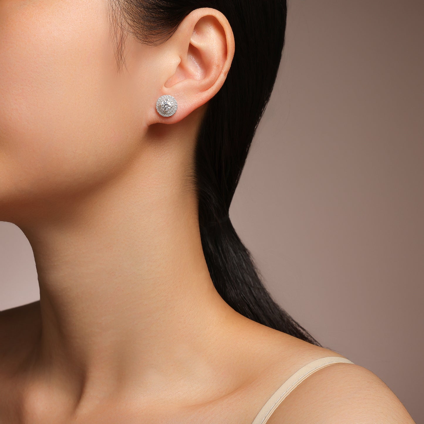 Luxury Silver Earrings Set Featuring A 0.5-carat Top-quality Morganite, Made Of S925 Silver Electroplated With Platinum.