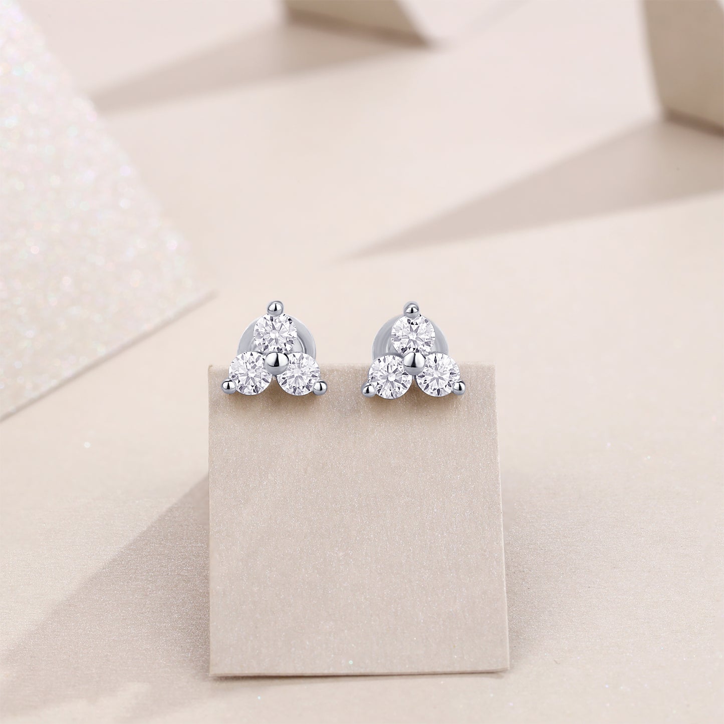 Top-quality Moissanite Luxury Silver Stud Earrings S925 Silver Plated Platinum