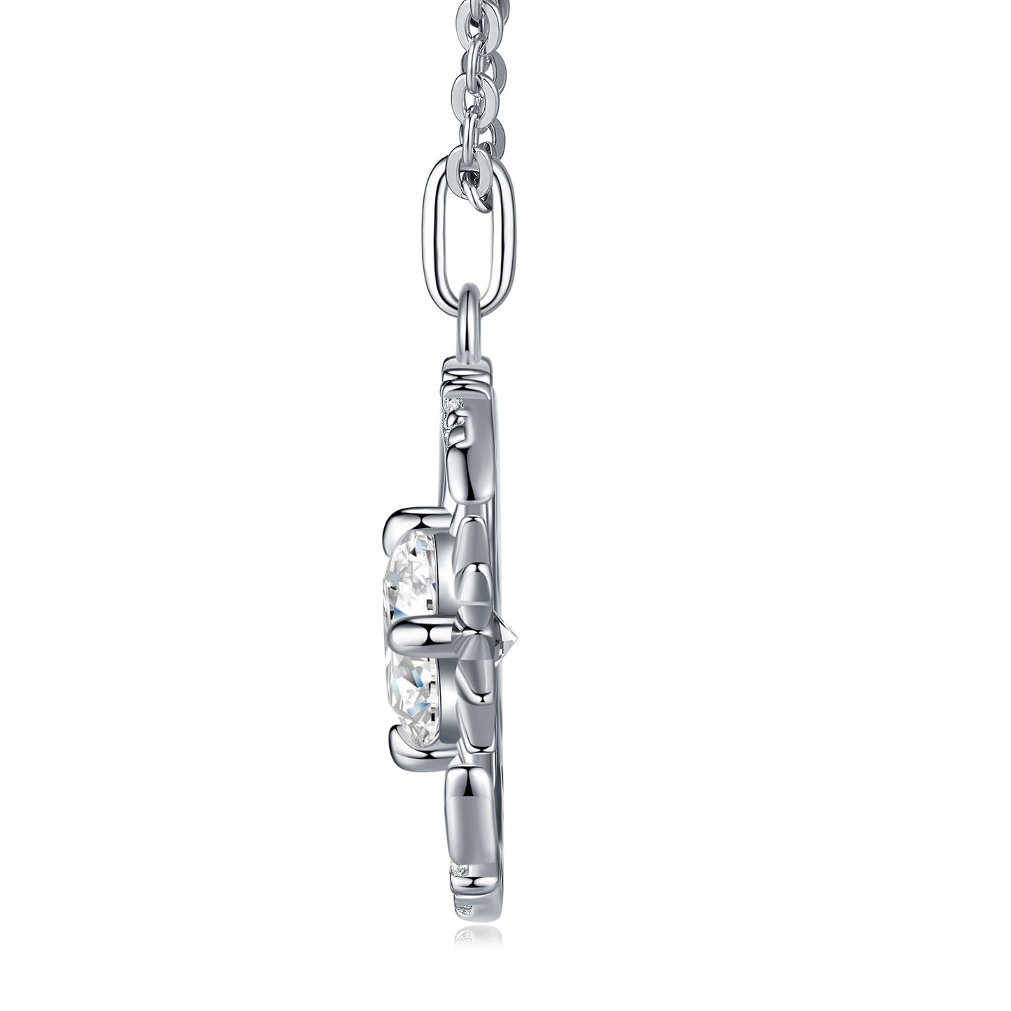 Luxury Silver Necklace Featuring Top-quality Moissanite, Made Of S925 Silver Electroplated With Platinum.