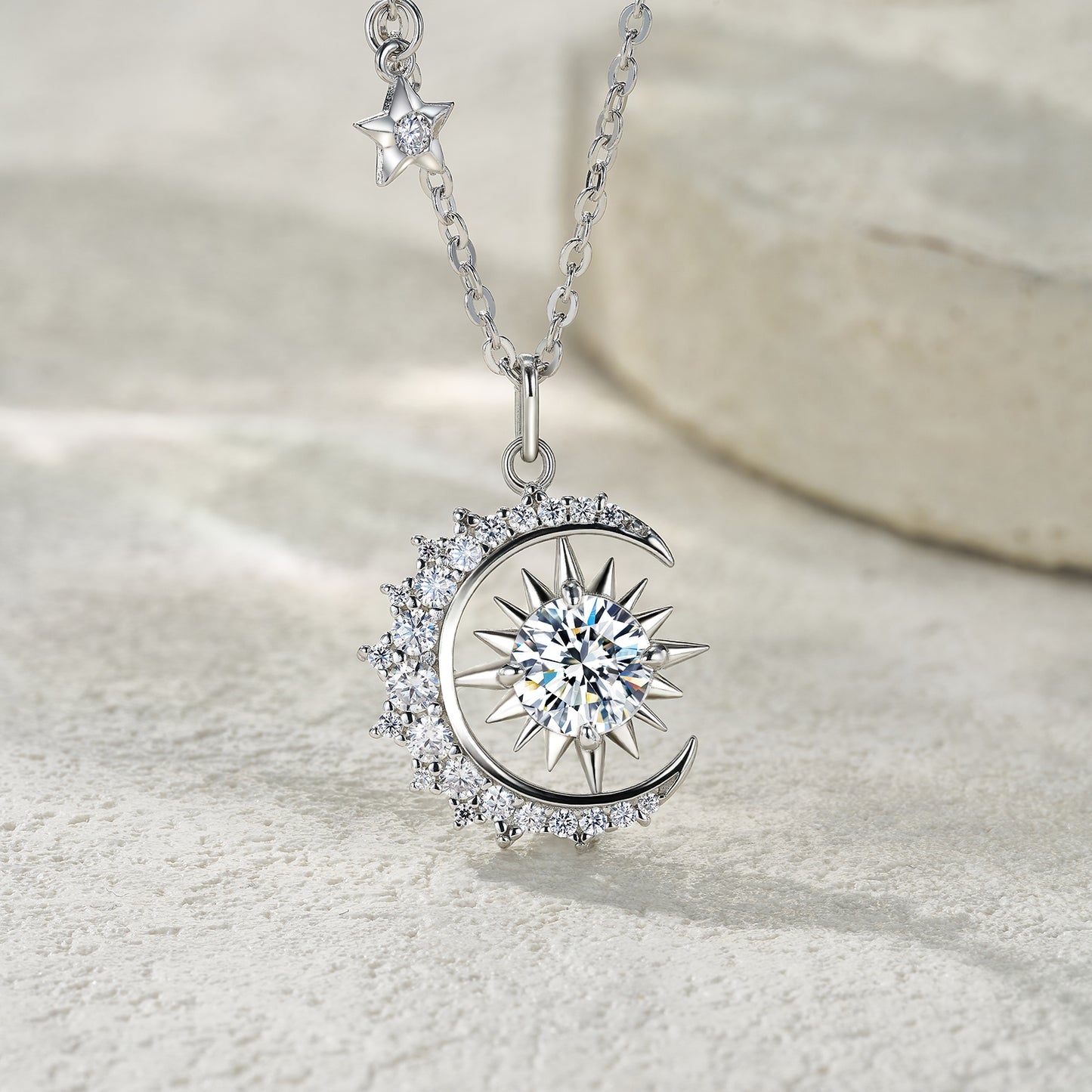 Luxury Silver Necklace Featuring Top-quality Moissanite, Made Of S925 Silver Electroplated With Platinum.