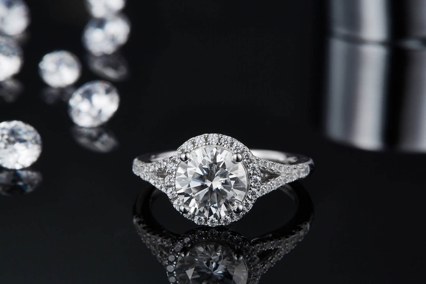 2-carat Luxury Silver Ring Set With Top-quality Moissanite D Color VVS, S925 Silver Plated With Platinum