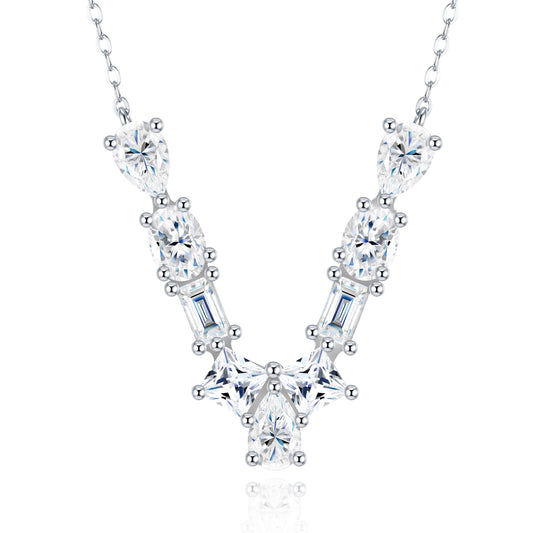 26-Letter - V - Luxury Silver Necklace Featuring Top-quality Moissanite D Color VVS,  Made Of S925 Silver Electroplated With Platinum.