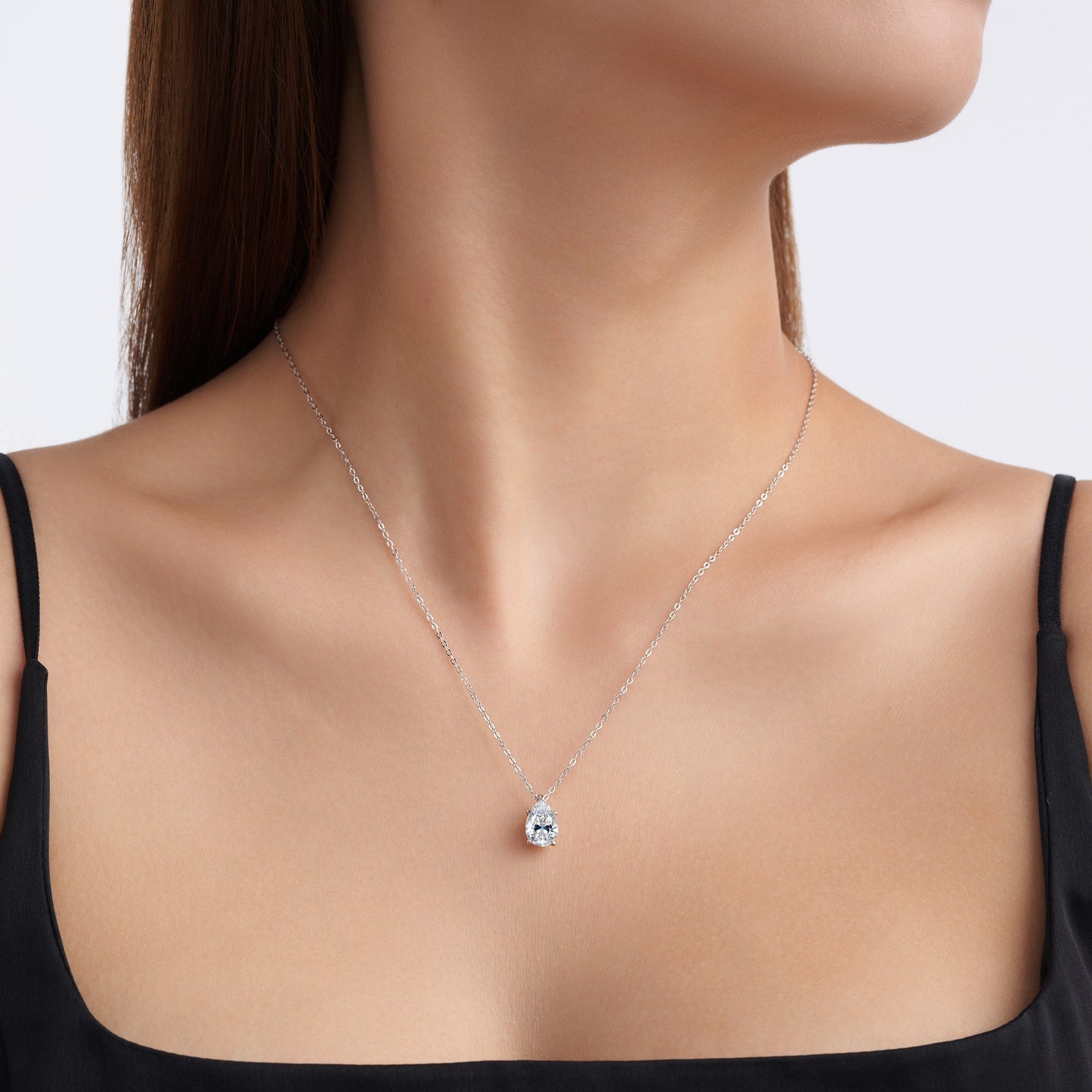 Luxury Silver Necklace Featuring Top-quality Moissanite D Color VVS , Made Of S925 Silver Electroplated With Platinum.