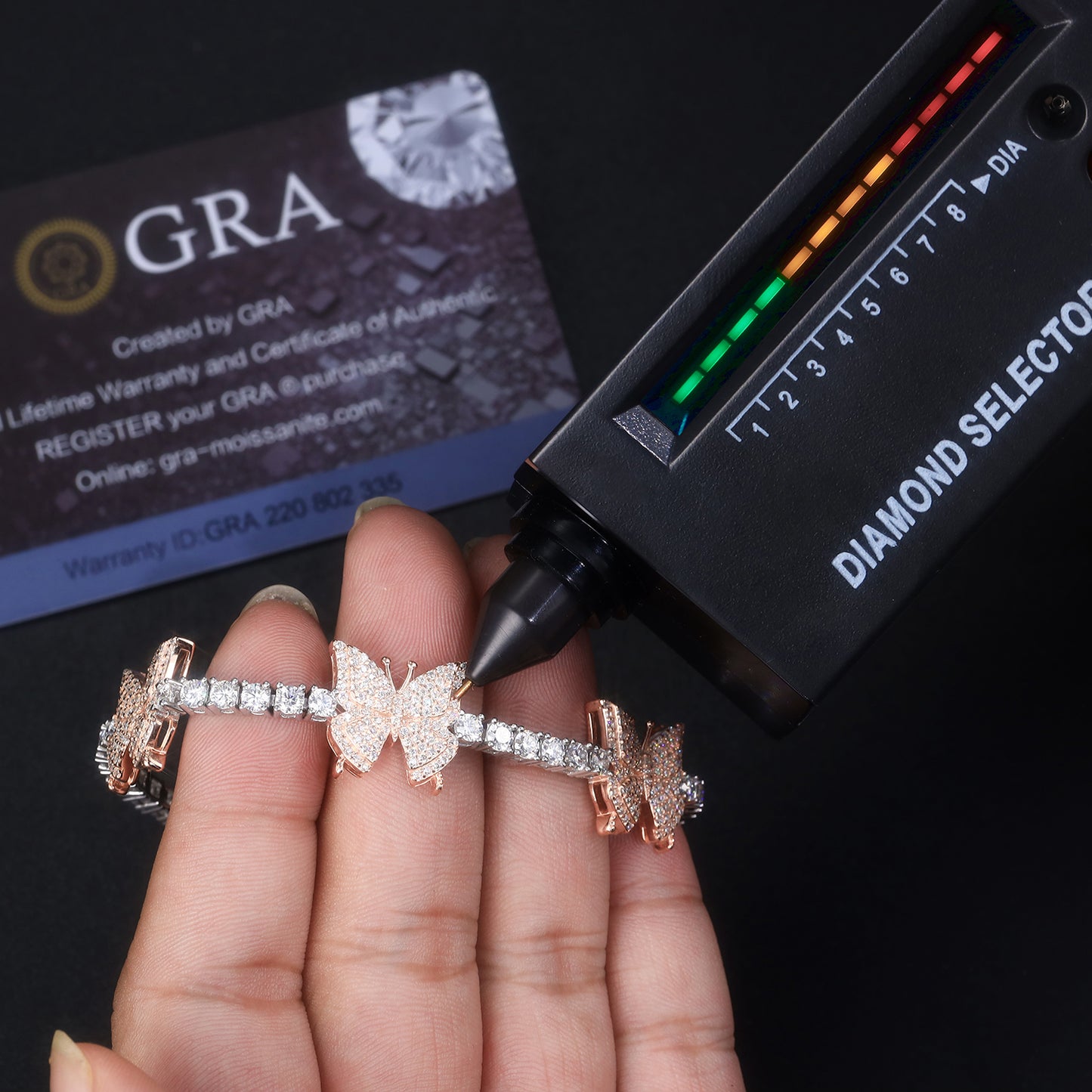 Luxury Silver Bracelet Featuring Top-quality Moissanite D Color VVS, Made Of S925 Silver Electroplated With Platinum.