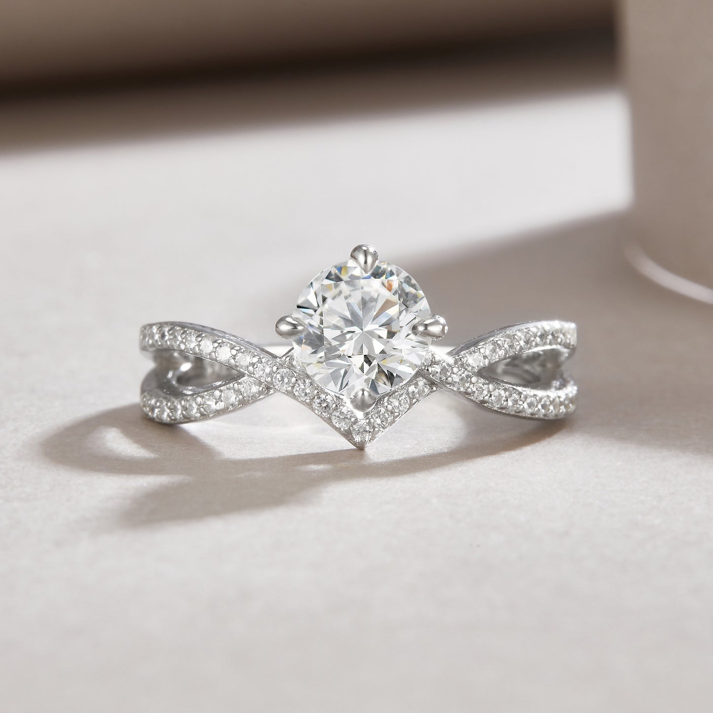 【Sacred Vow】 Luxury 2-Carat Moissanite Ring – S925 Sterling Silver, Platinum-Plated