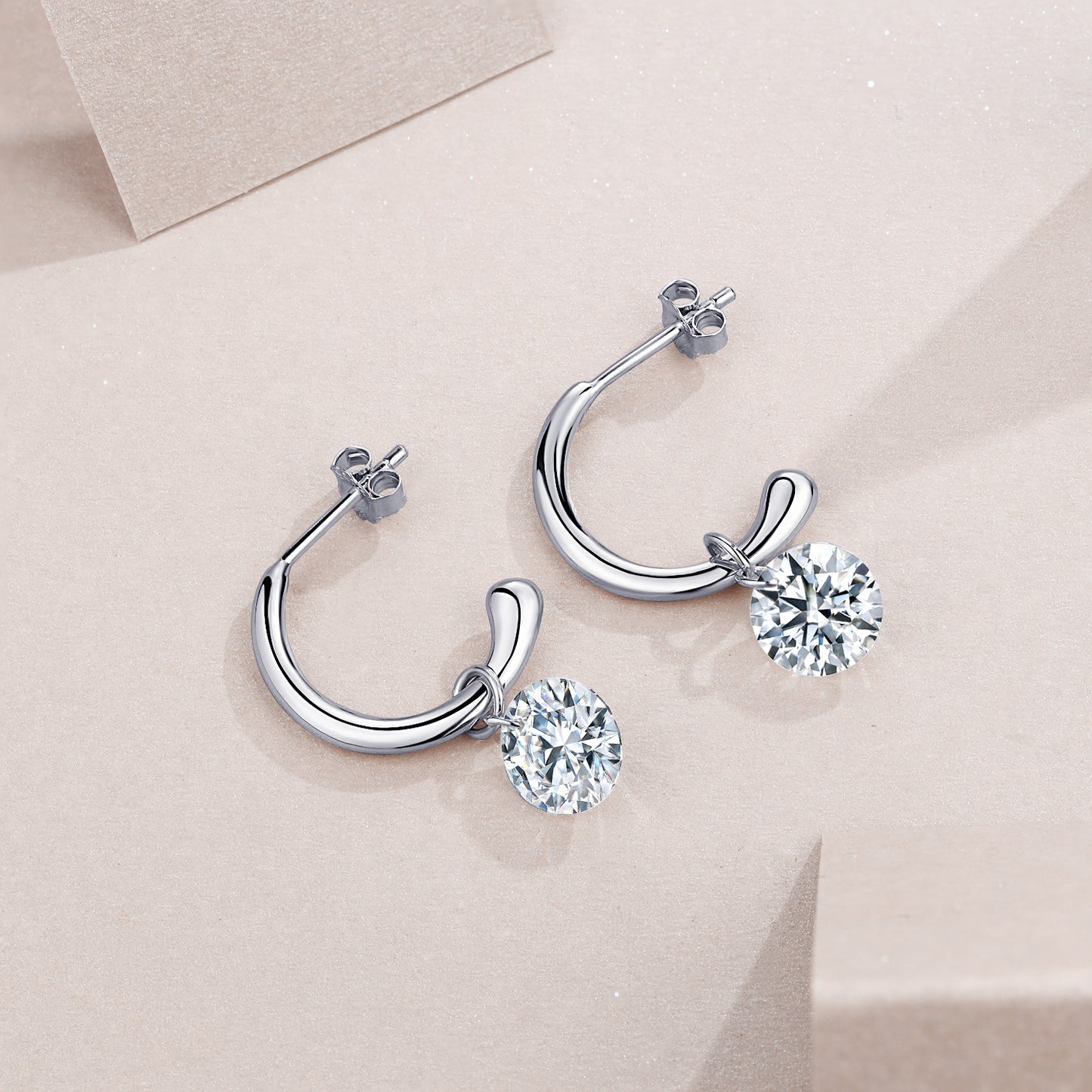 Top-quality Moissanite Luxury Silver Stud Earrings S925 Silver Plated Platinum