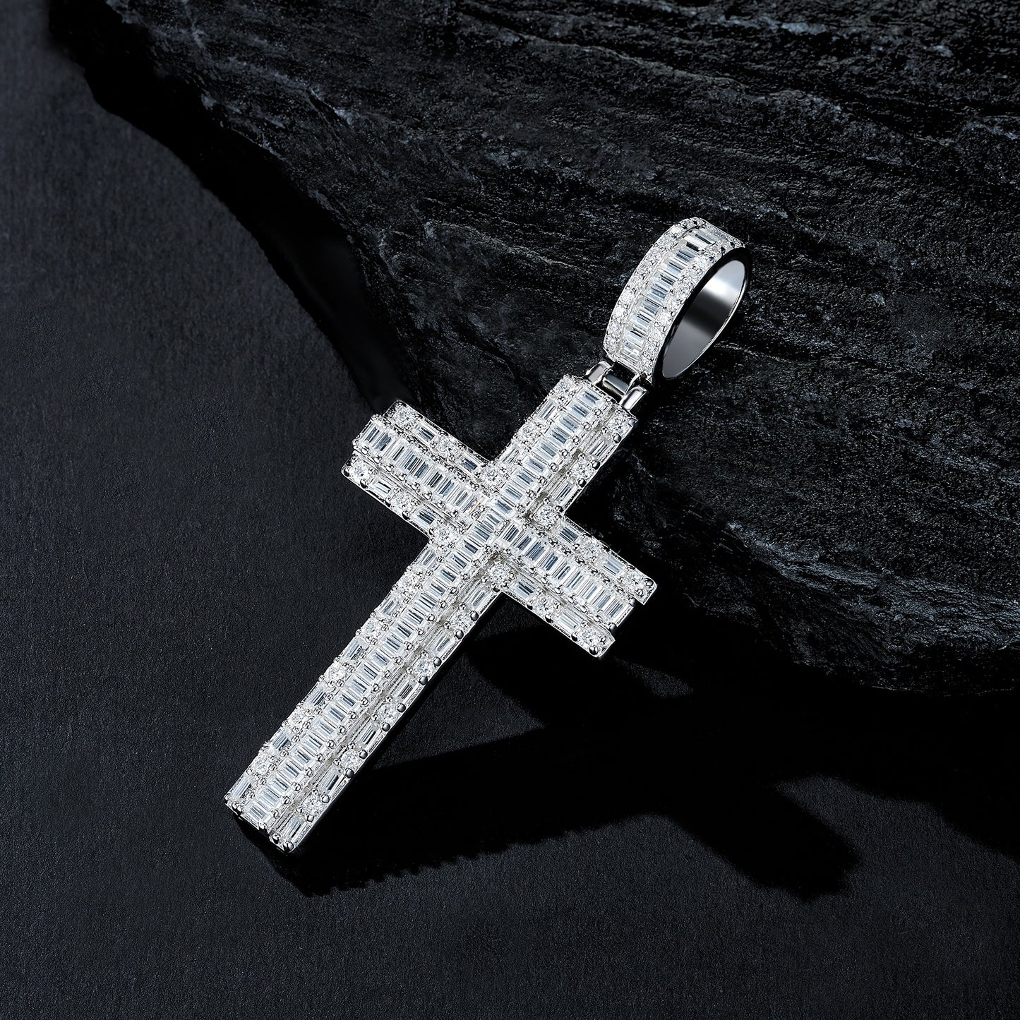 Luxuru Silver Necklace Set With Top-quality Moissanite, Made Of S925 Silver Electroplated With Platinum.