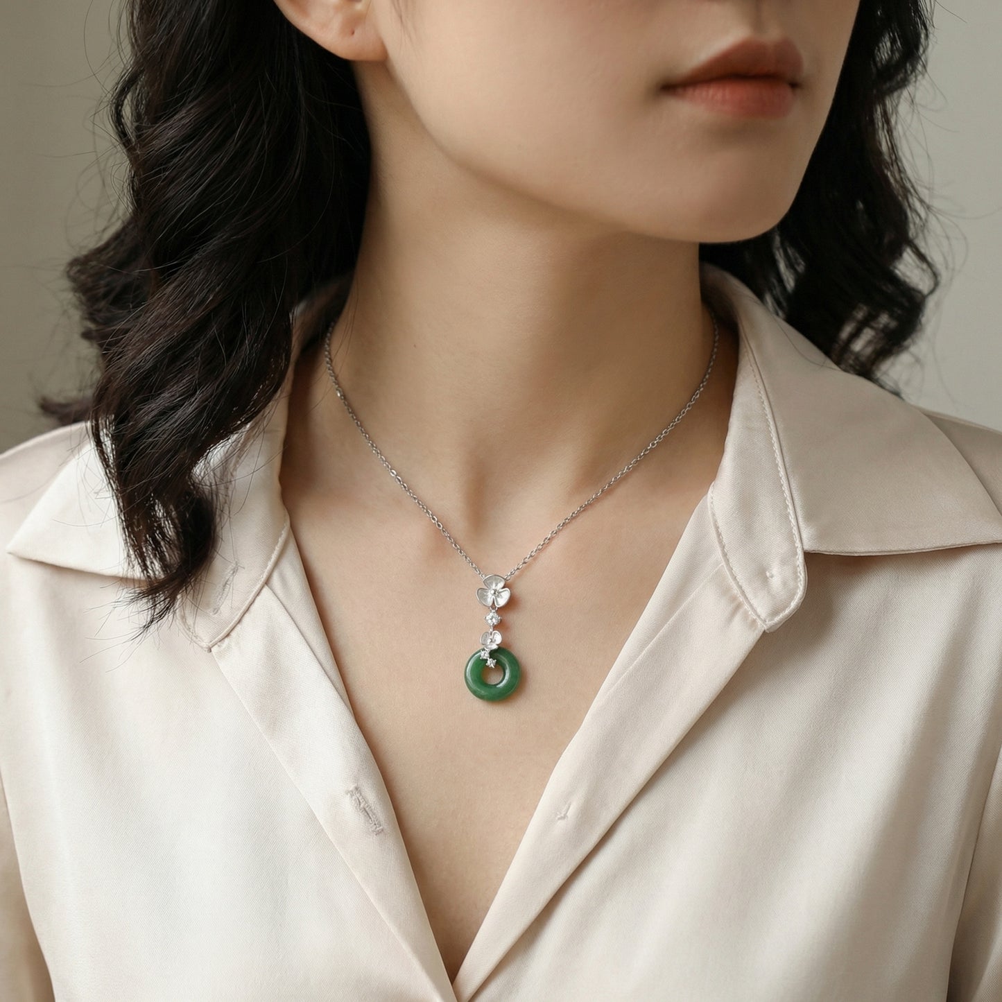 925 Sterling Silver Elegant Silver Green Jade Donut Pendant Necklace with Floral and Gemstone Accents