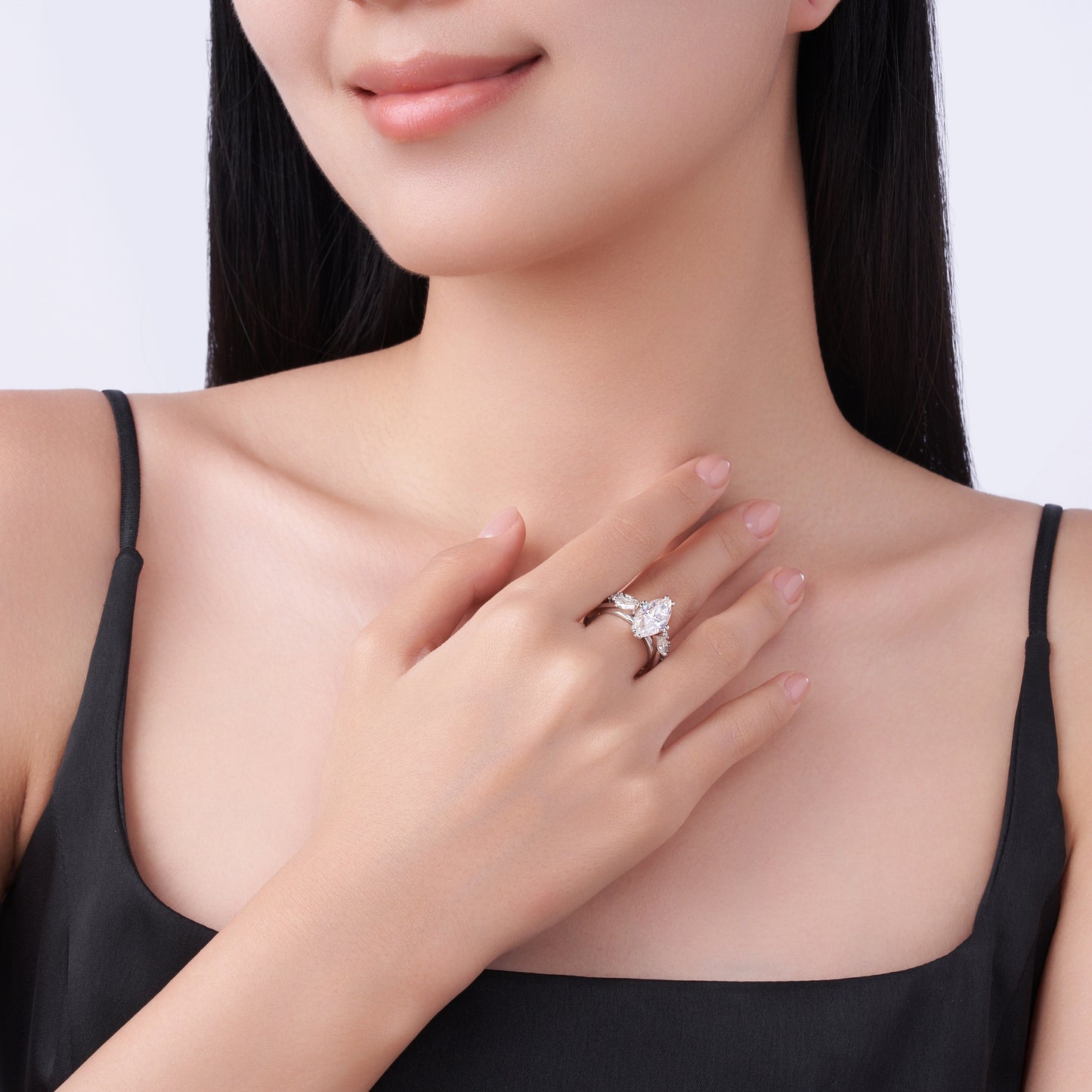 Luxury Silver Ring Set With Top-quality Moissanite D Color VVS , Made Of S925 Silver With Electroplated Platinum.