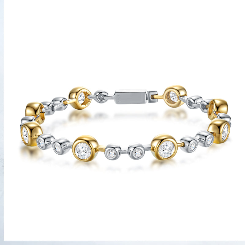 Luxury Silver Bracelet Featuring Top-quality Moissanite, Made Of S925 Silver Electroplated With Platinum.