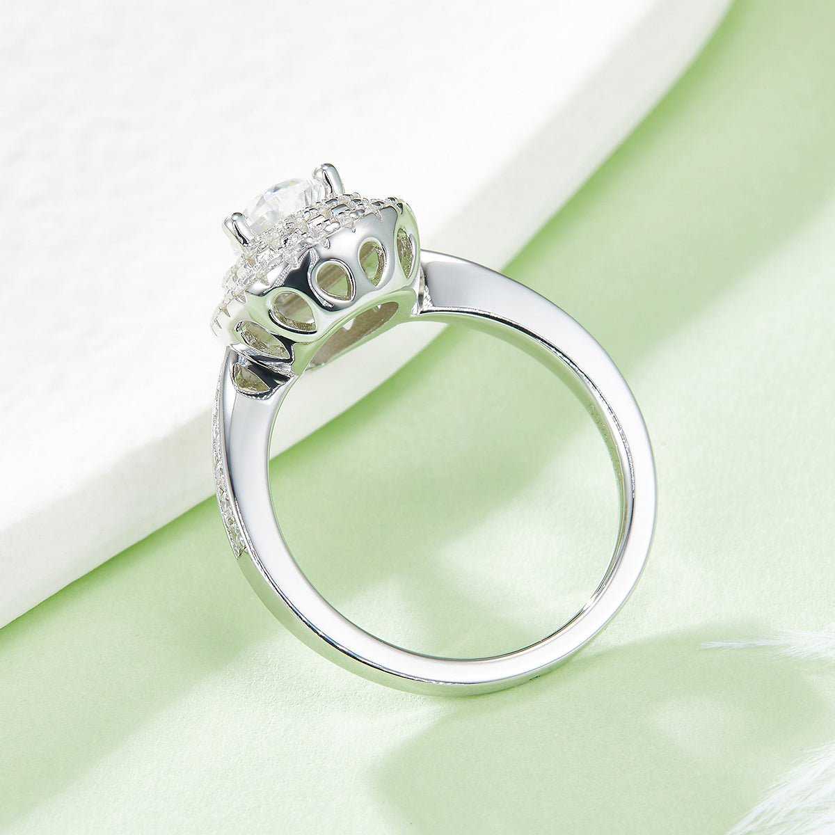 Luxury Silver Ring Pear-shaped Moissanite Set With Top-quality Moissanite , S925 Silver Electroplated With Platinum