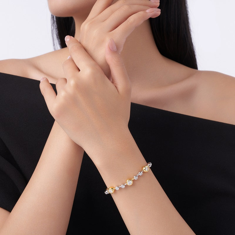 Luxury Silver Bracelet Featuring Top-quality Moissanite, Made Of S925 Silver Electroplated With Platinum.