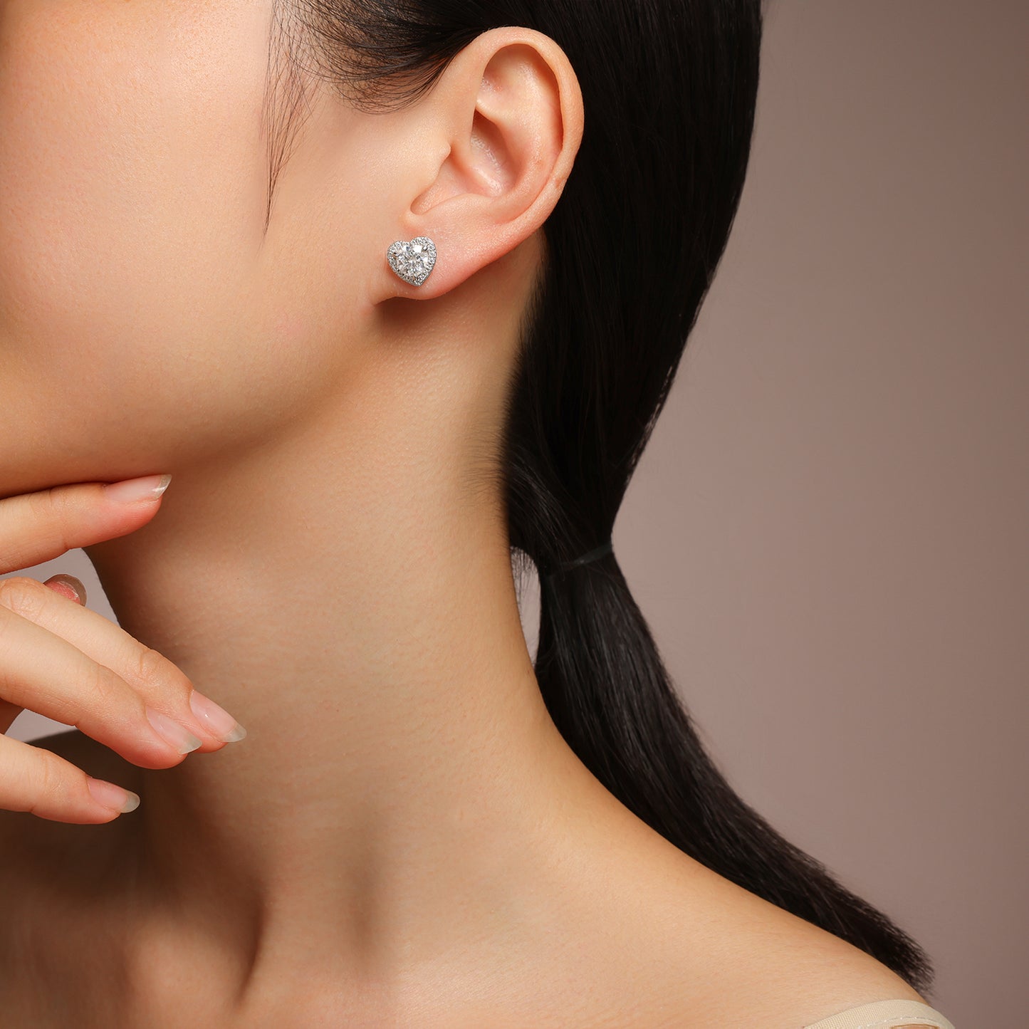Luxury Silver Earrings Set Featuring A 1-carat Top-quality Morganite, Made Of S925 Silver Electroplated With Platinum.