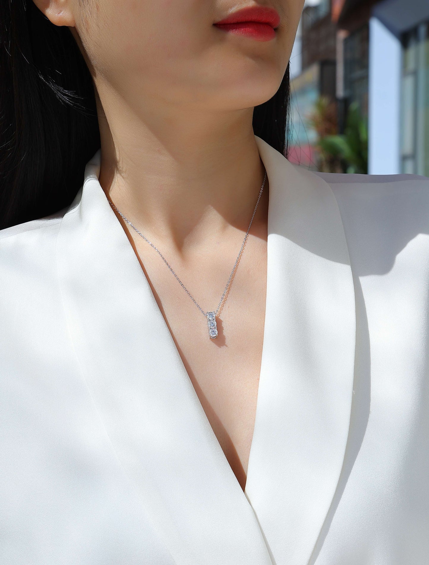 【One-Character Circle】 Moissanite Necklace – S925 Sterling Silver, Platinum-Plated Light Luxury