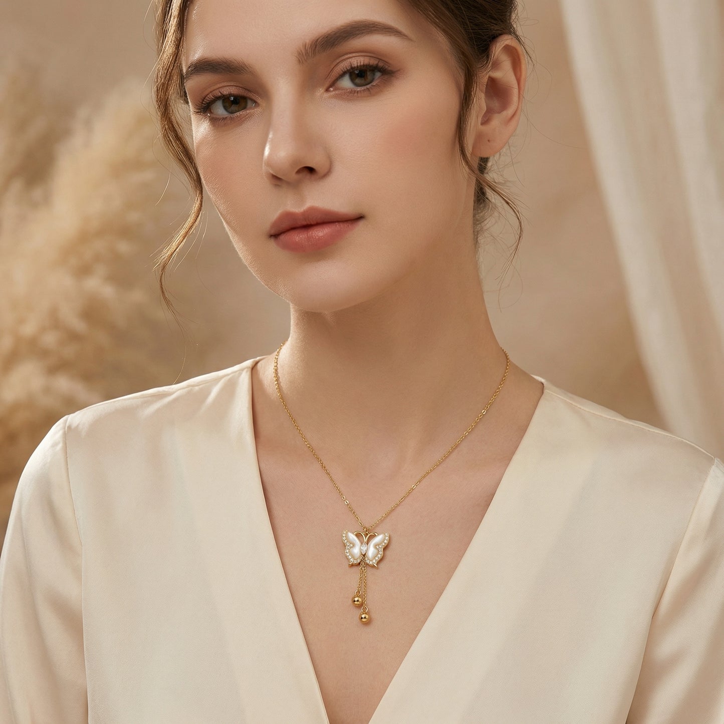 925 Sterling Silver Elegant Butterfly Necklace with Mother of Pearl and Sparkling Crystals