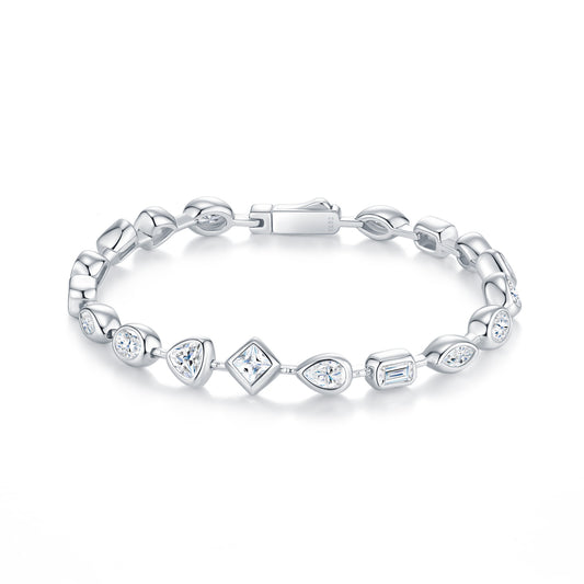 Luxury Silver Bracelet Featuring Top-quality Moissanite, Made Of S925 Silver Electroplated With Platinum.